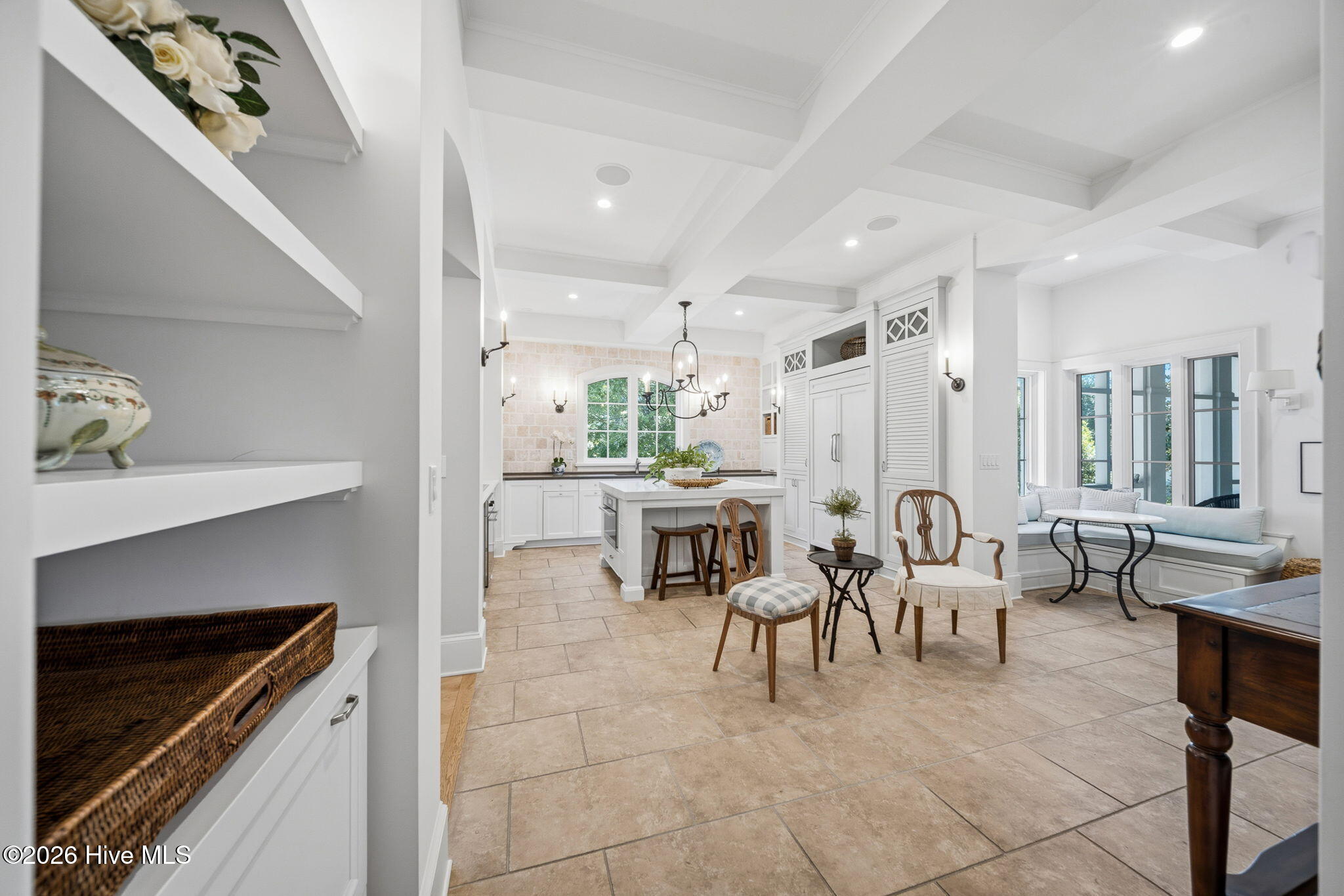 100570583 | Photo 14