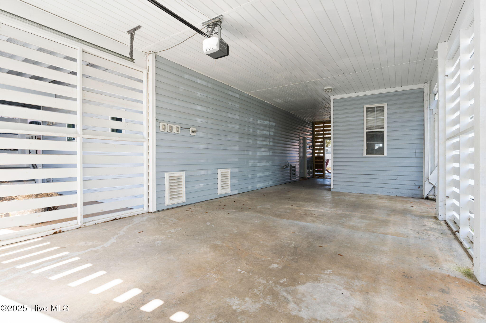 100542158 | Photo 55