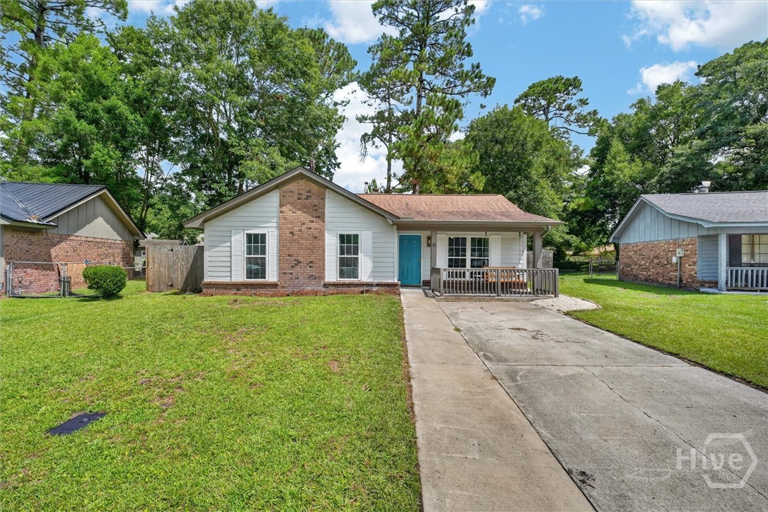 Photo 2 of Single family home for sale at 10 Marian Ct, Savannah, GA 31406 | MLS# SA360629 | Listing updated on 2026-09-16