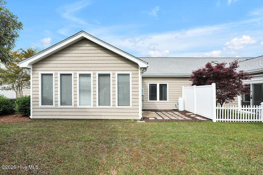 100565781 | Photo 32