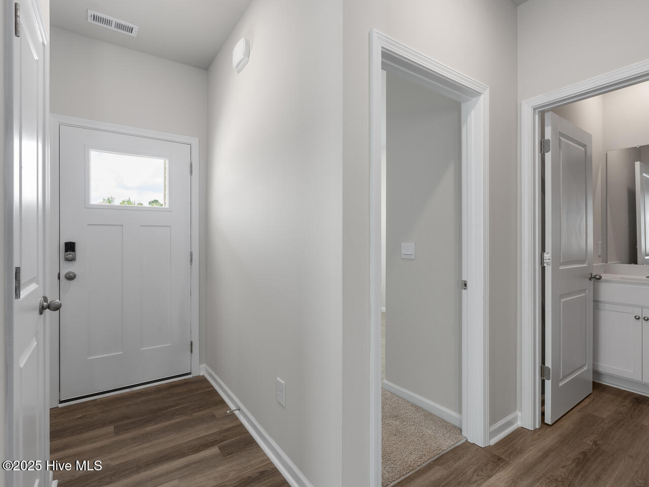 Landward122foyDRHL33A0953CR2-001-008-128