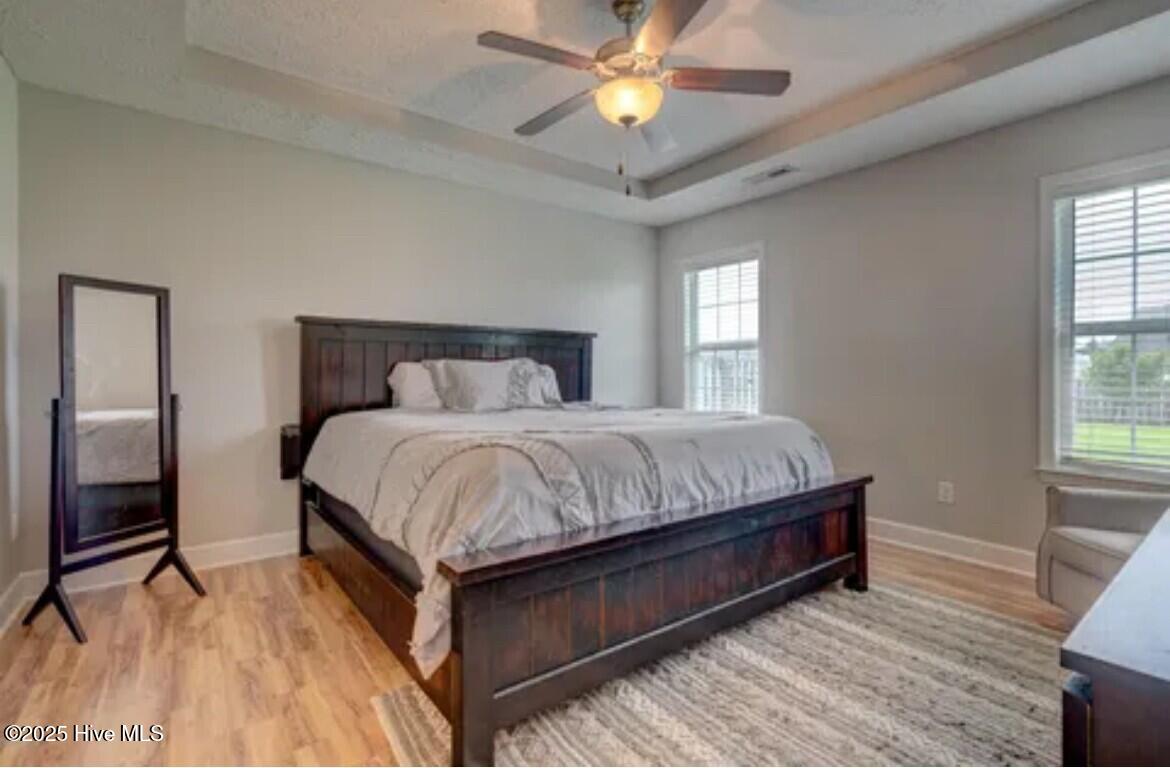 100563066 | Photo 16