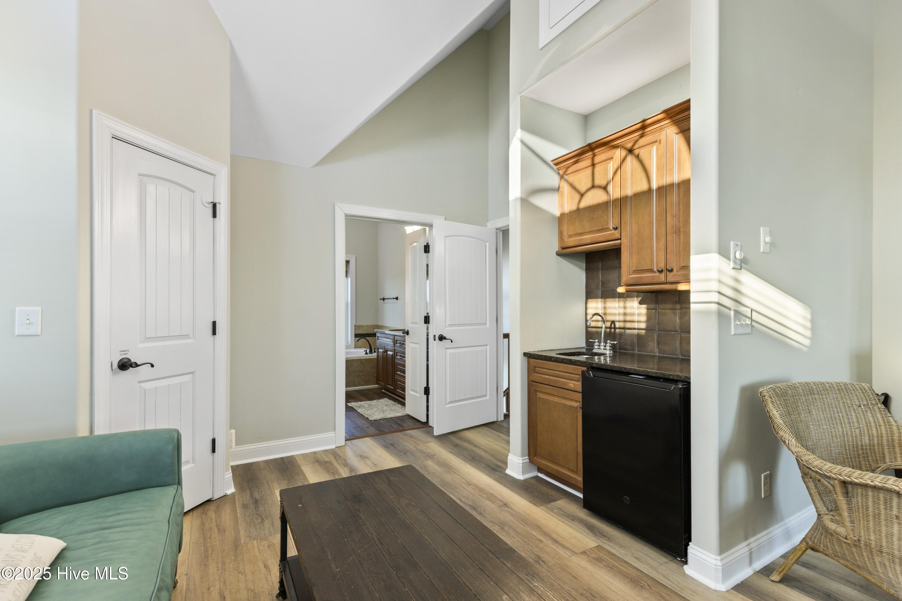 100546411 | Photo 39