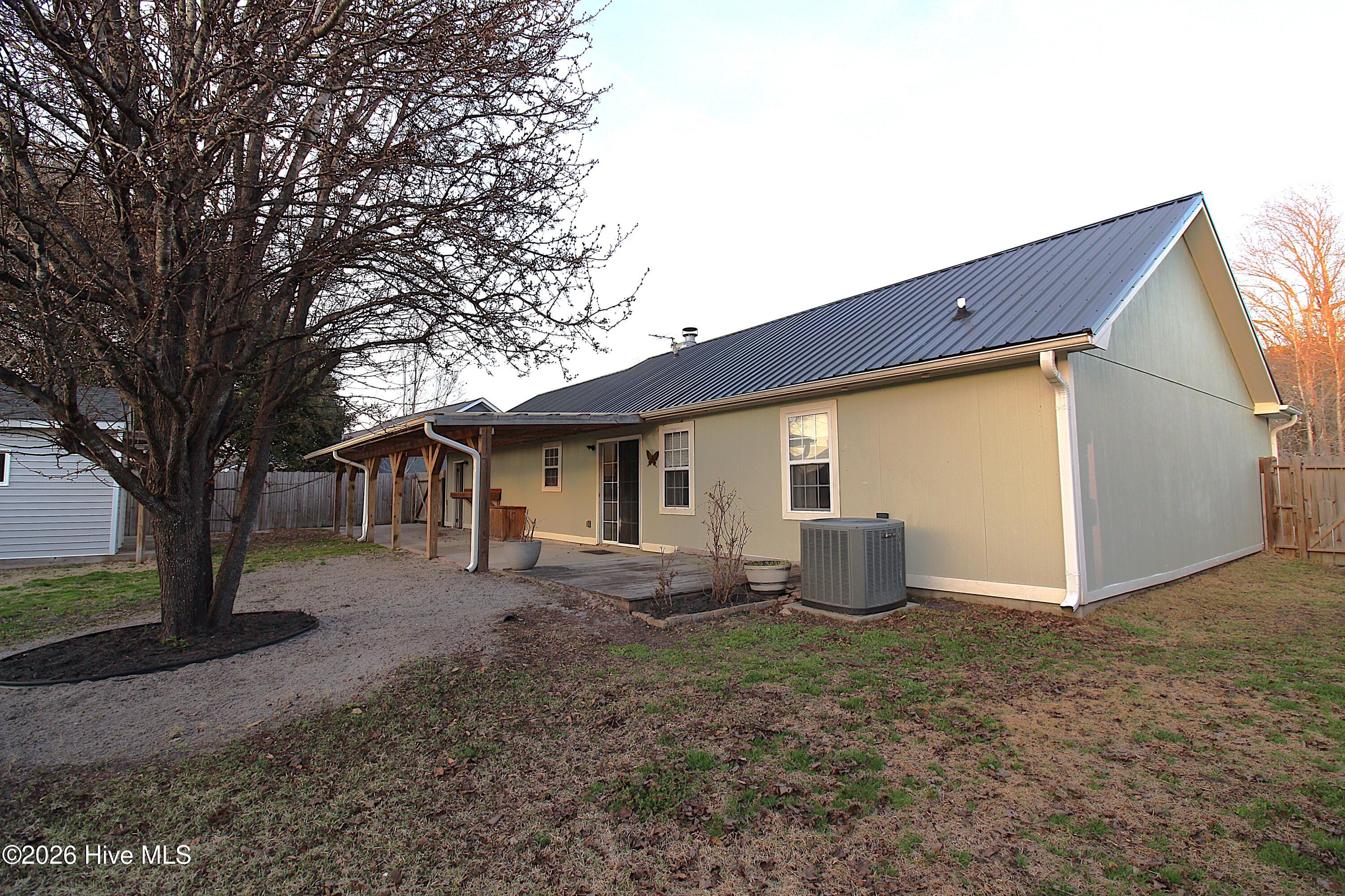 100558935 | Photo 47