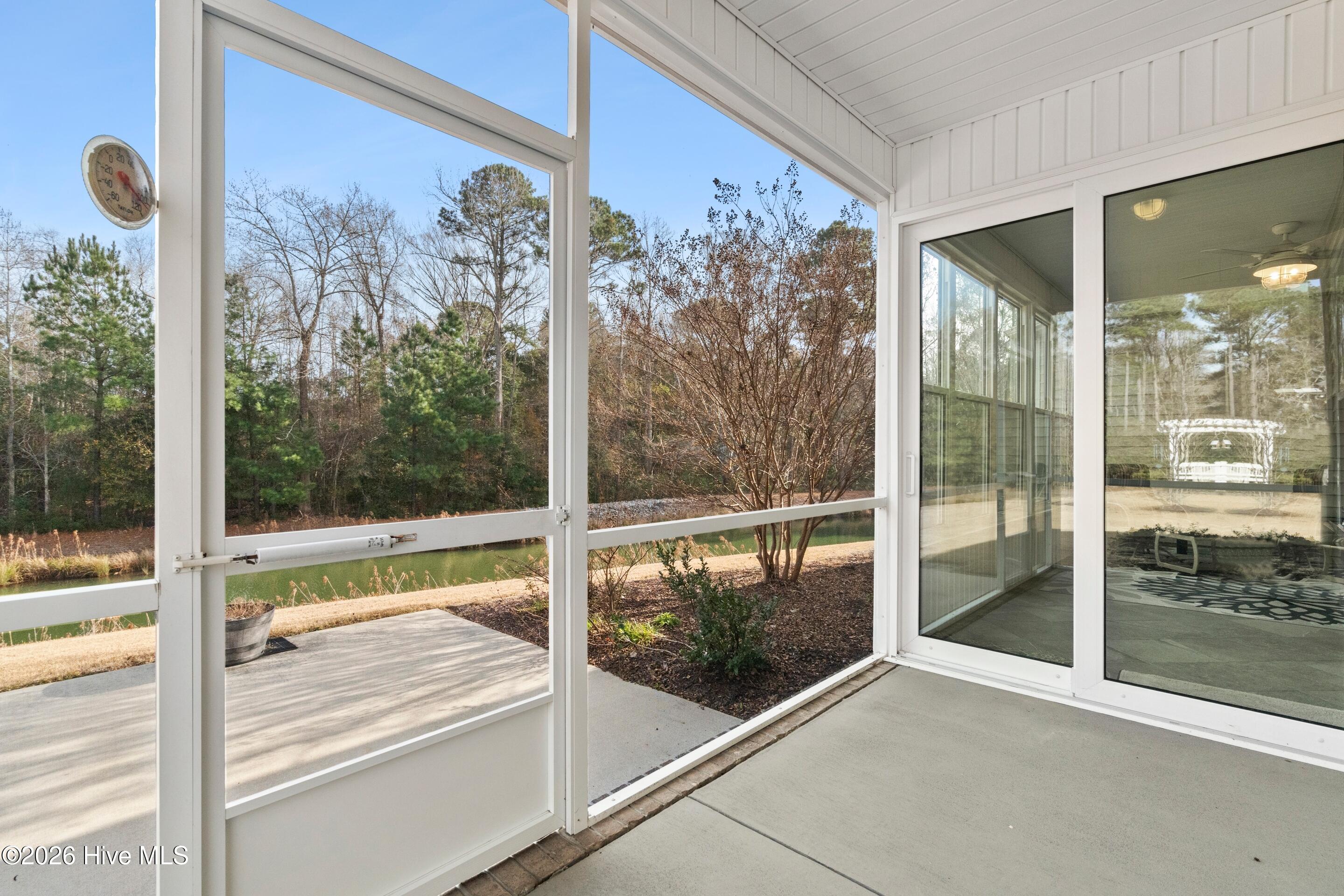 100547652 | Photo 54