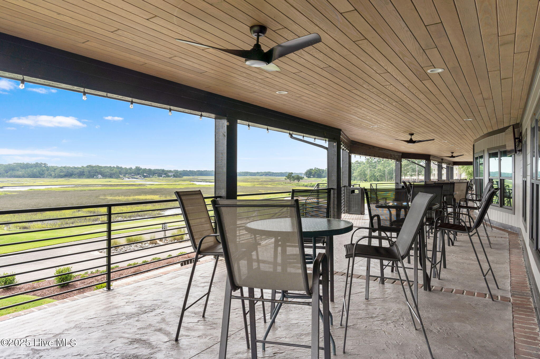 100560686 | Photo 20