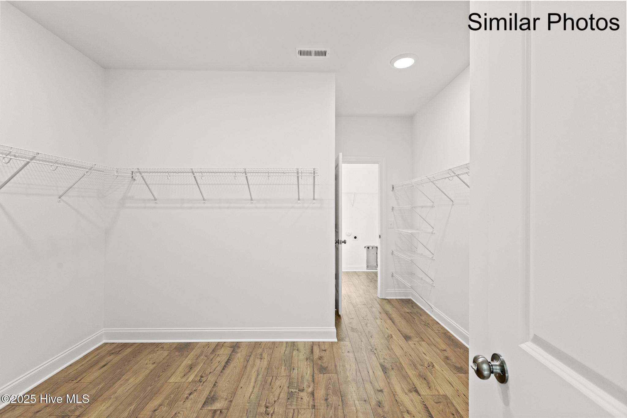 100530024 | Photo 25