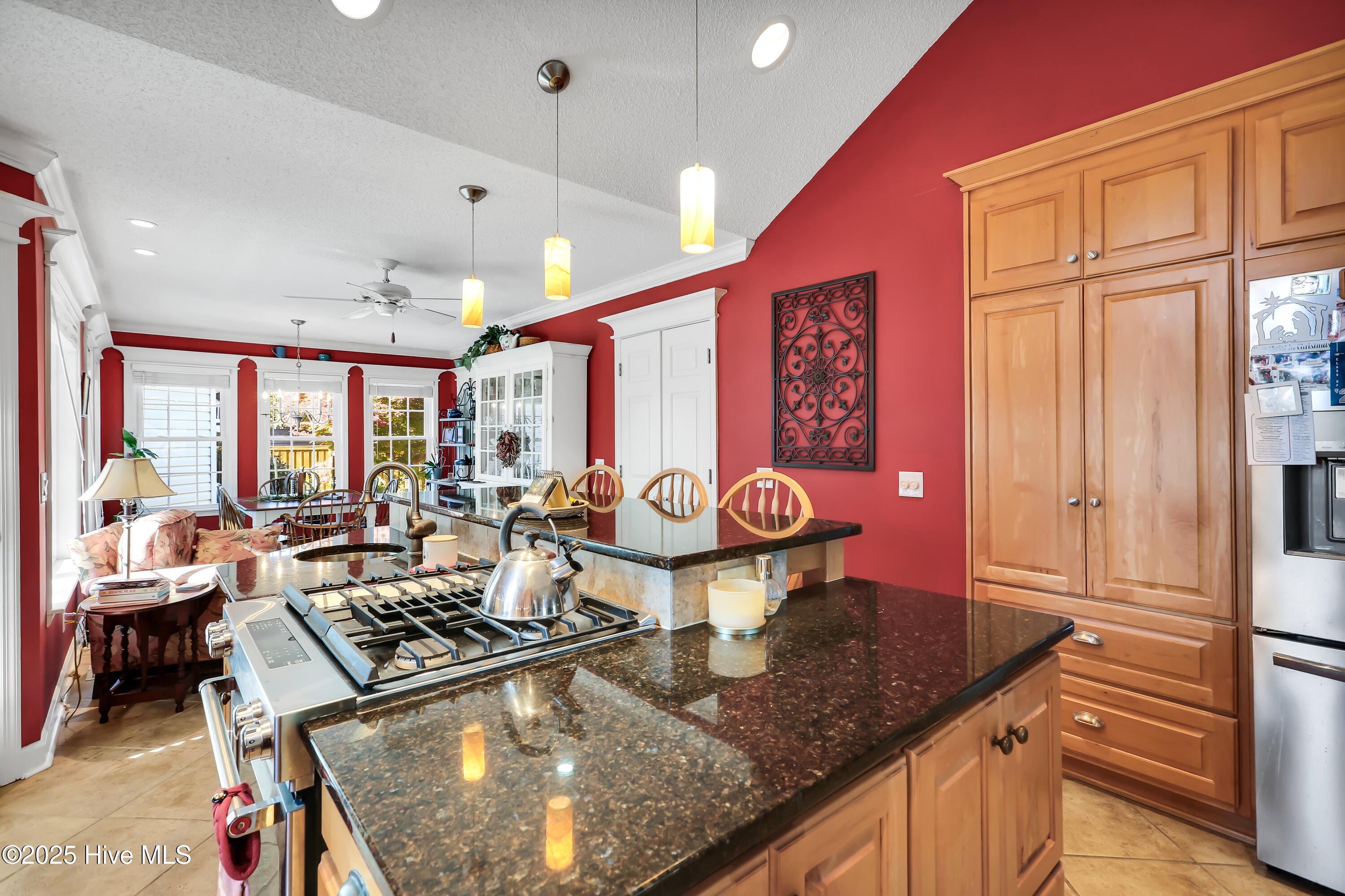 100544333 | Photo 11