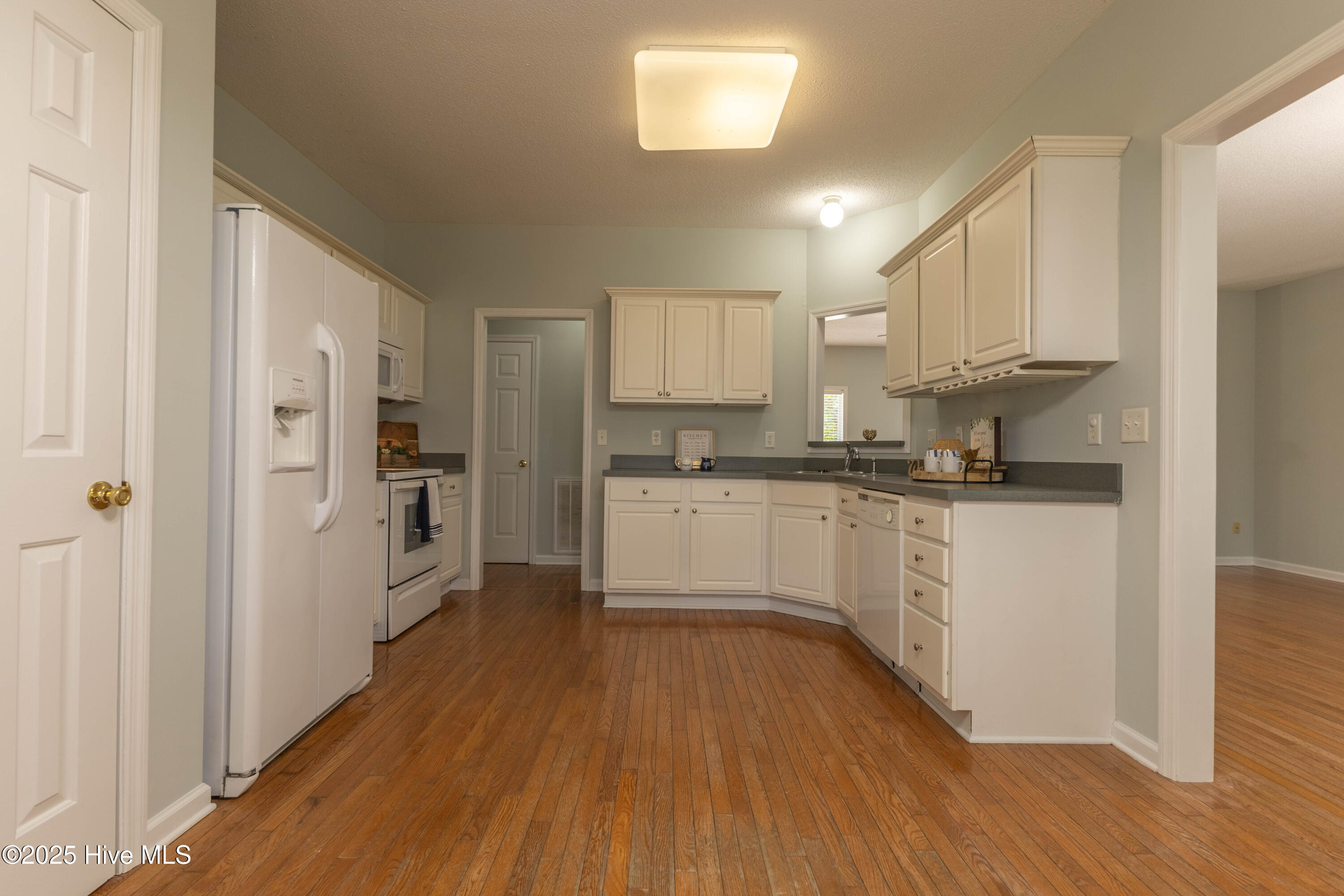 100535592 | Photo 18