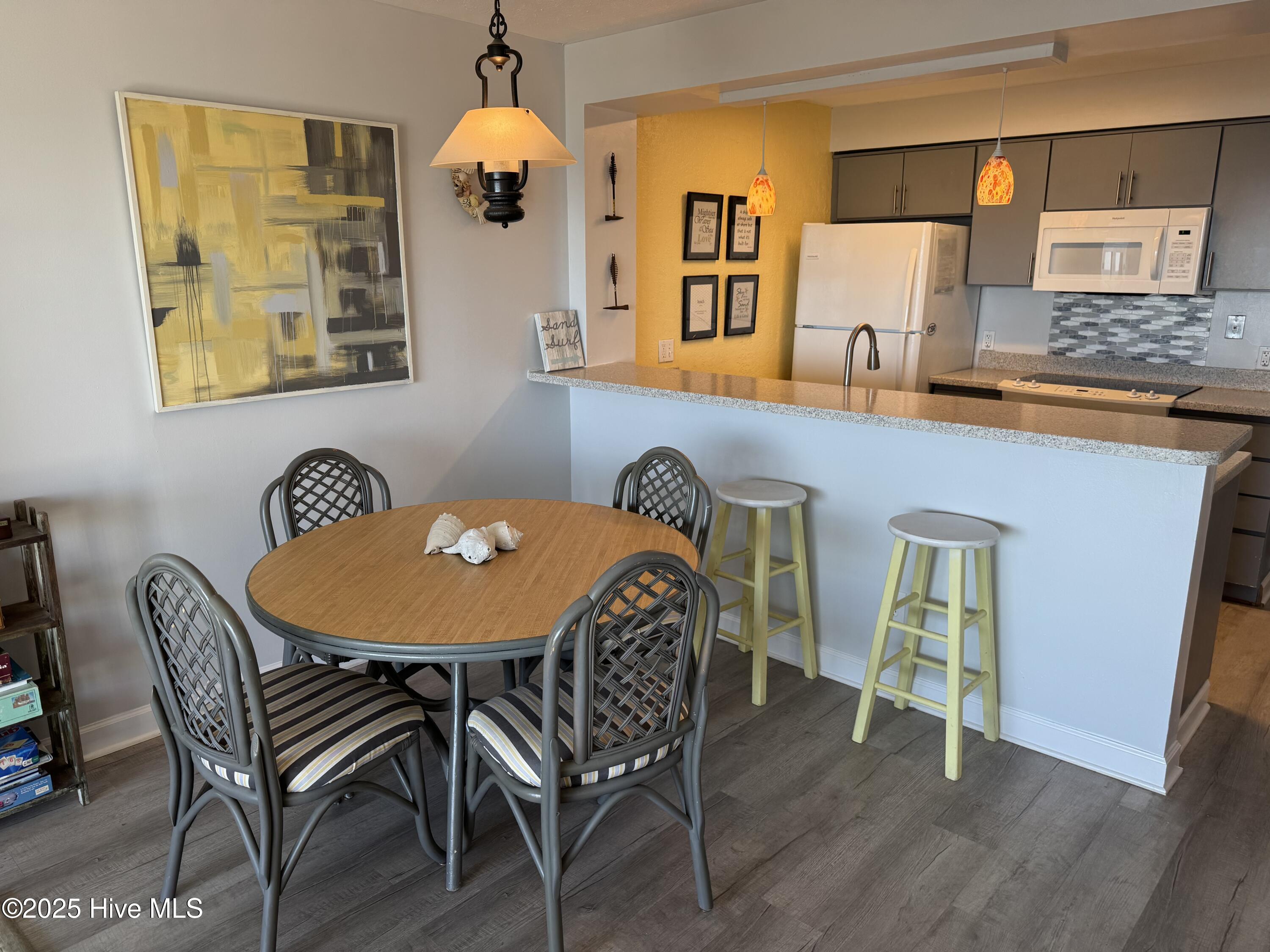 100545442 | Photo 17