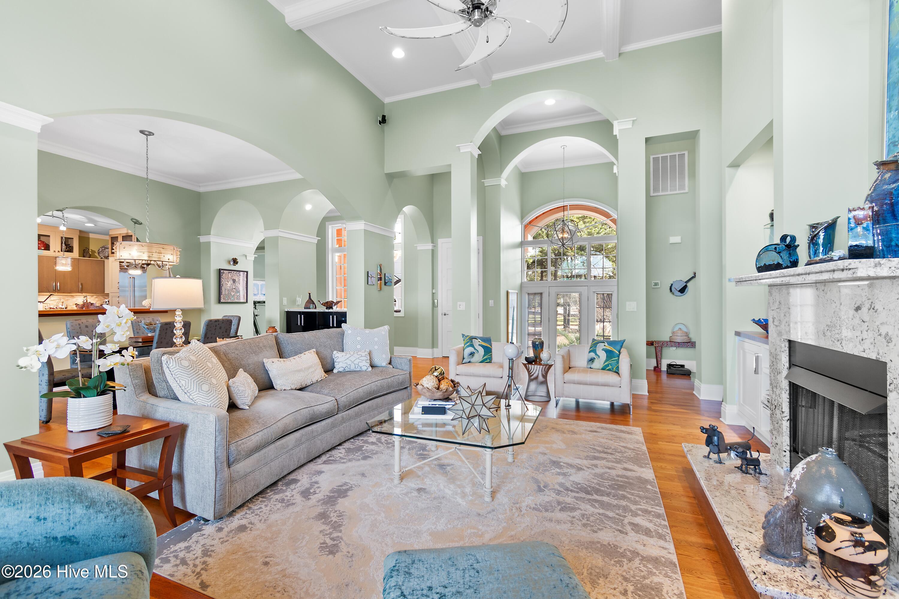 100549658 | Photo 13