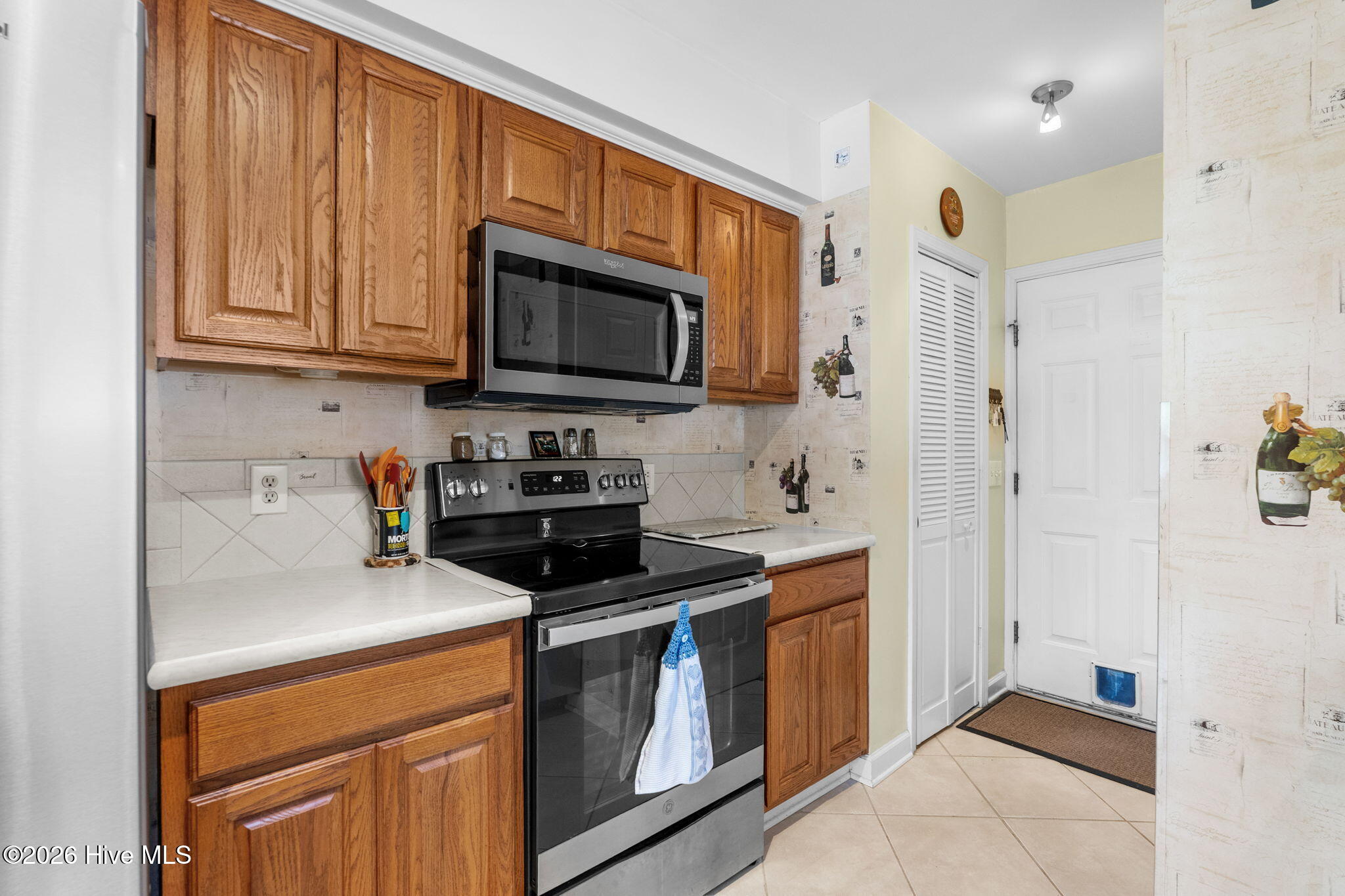 100568213 | Photo 16