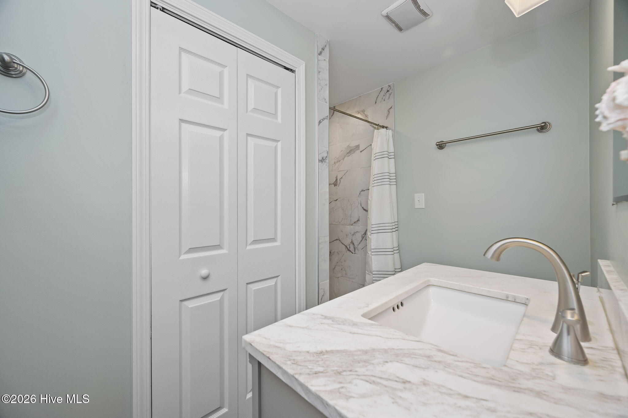 100552942 | Photo 45