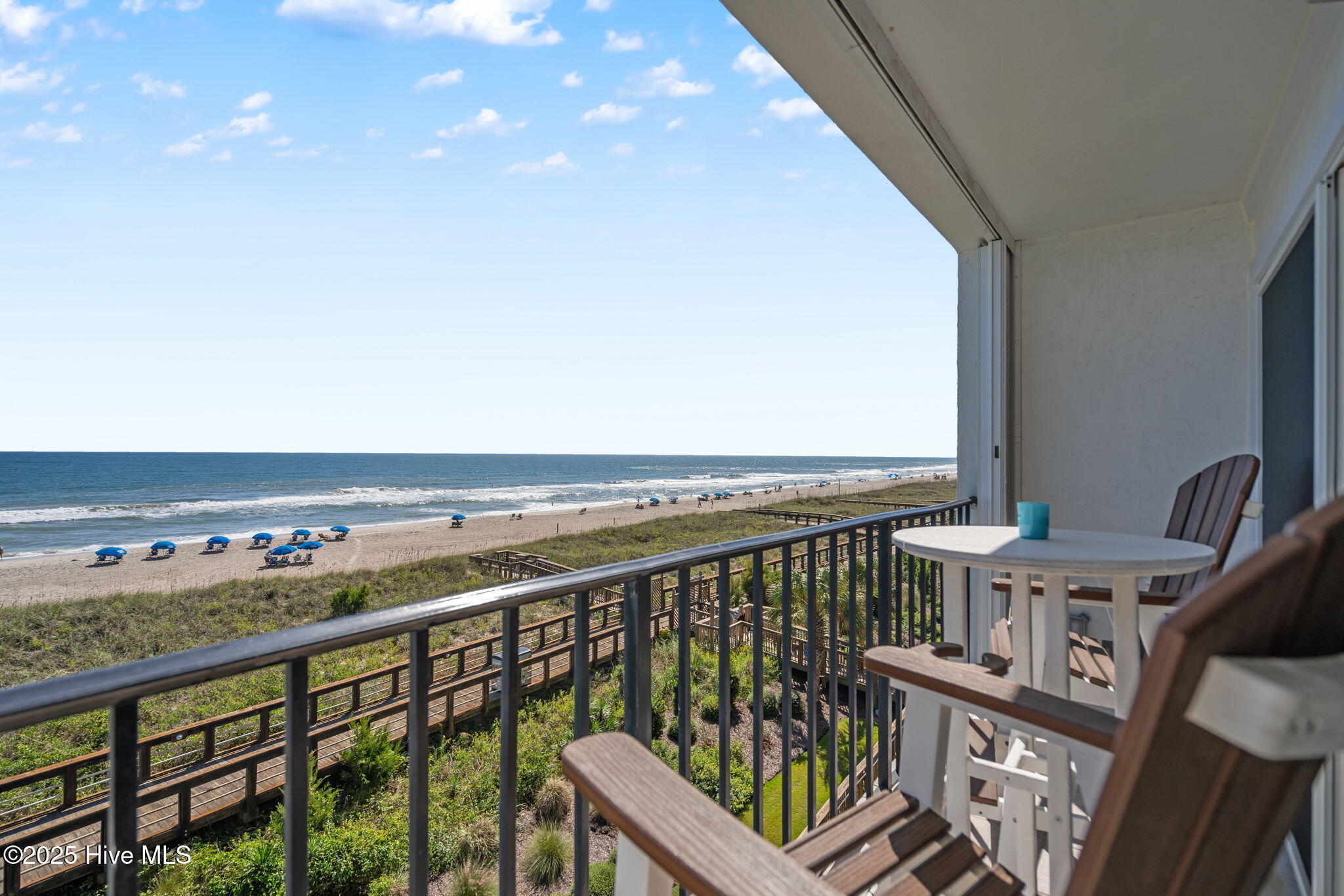 100535263 | Photo 16