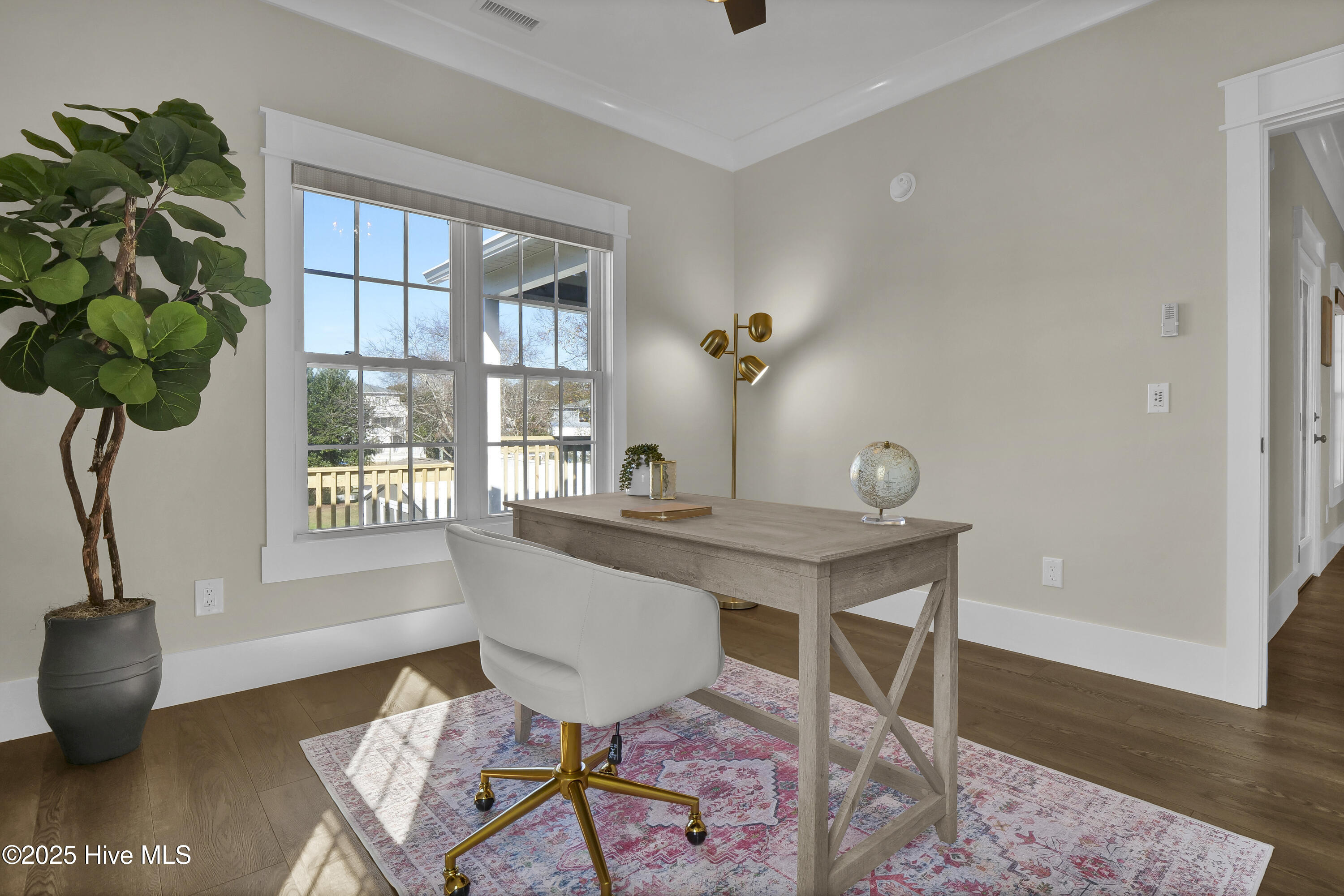 100543040 | Photo 31