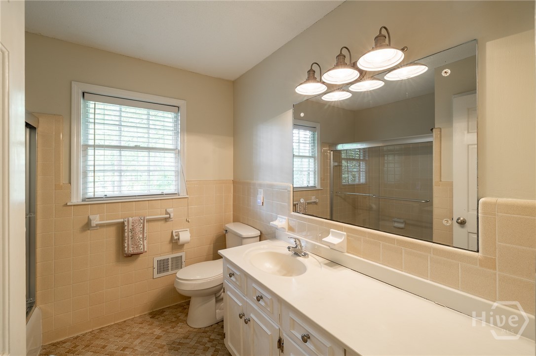 140 Rollingwood Drive