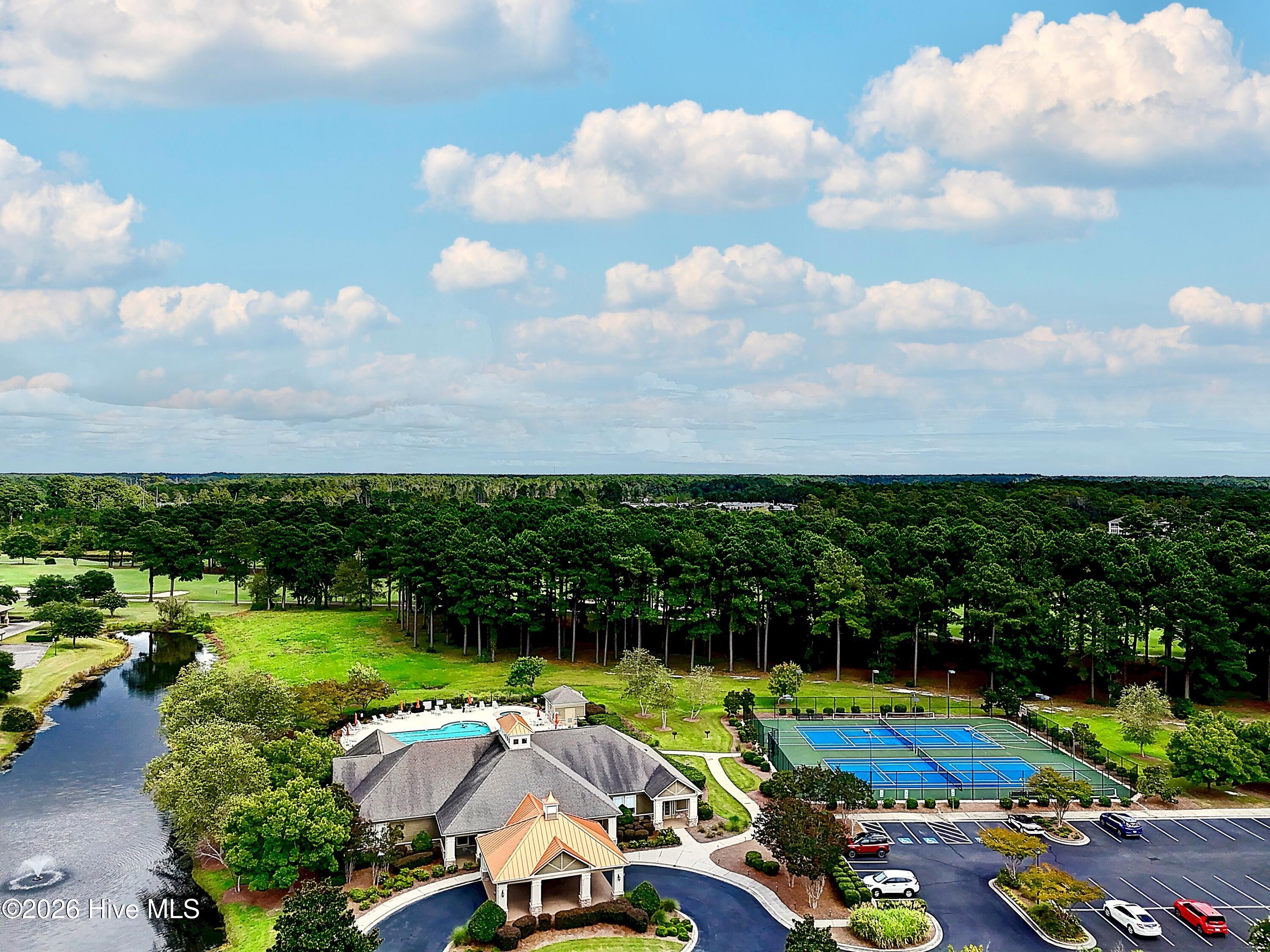 100569684 | Photo 55