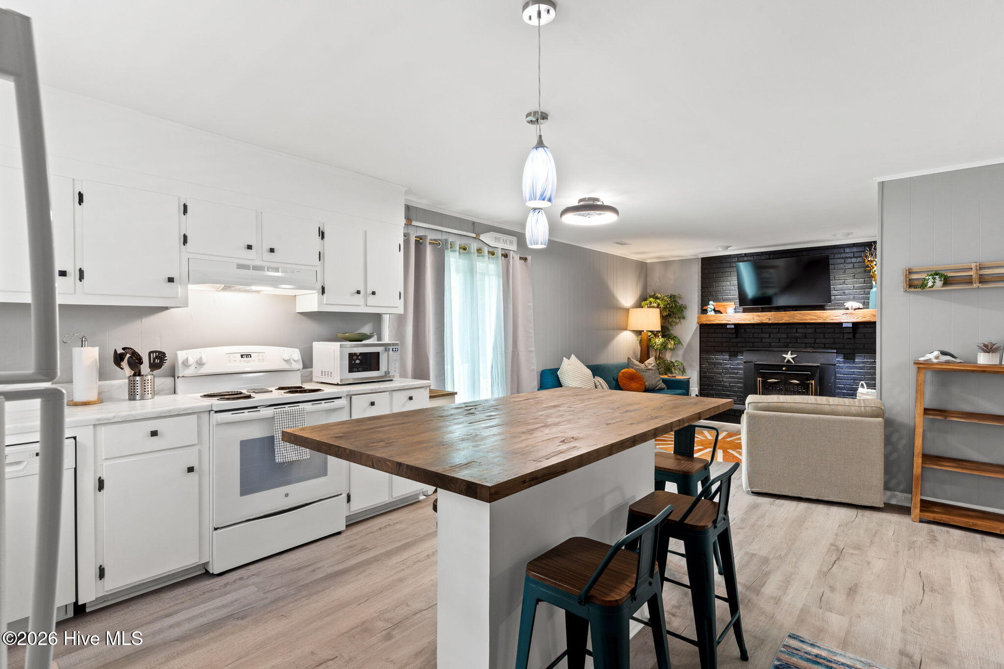 100563184 | Photo 12