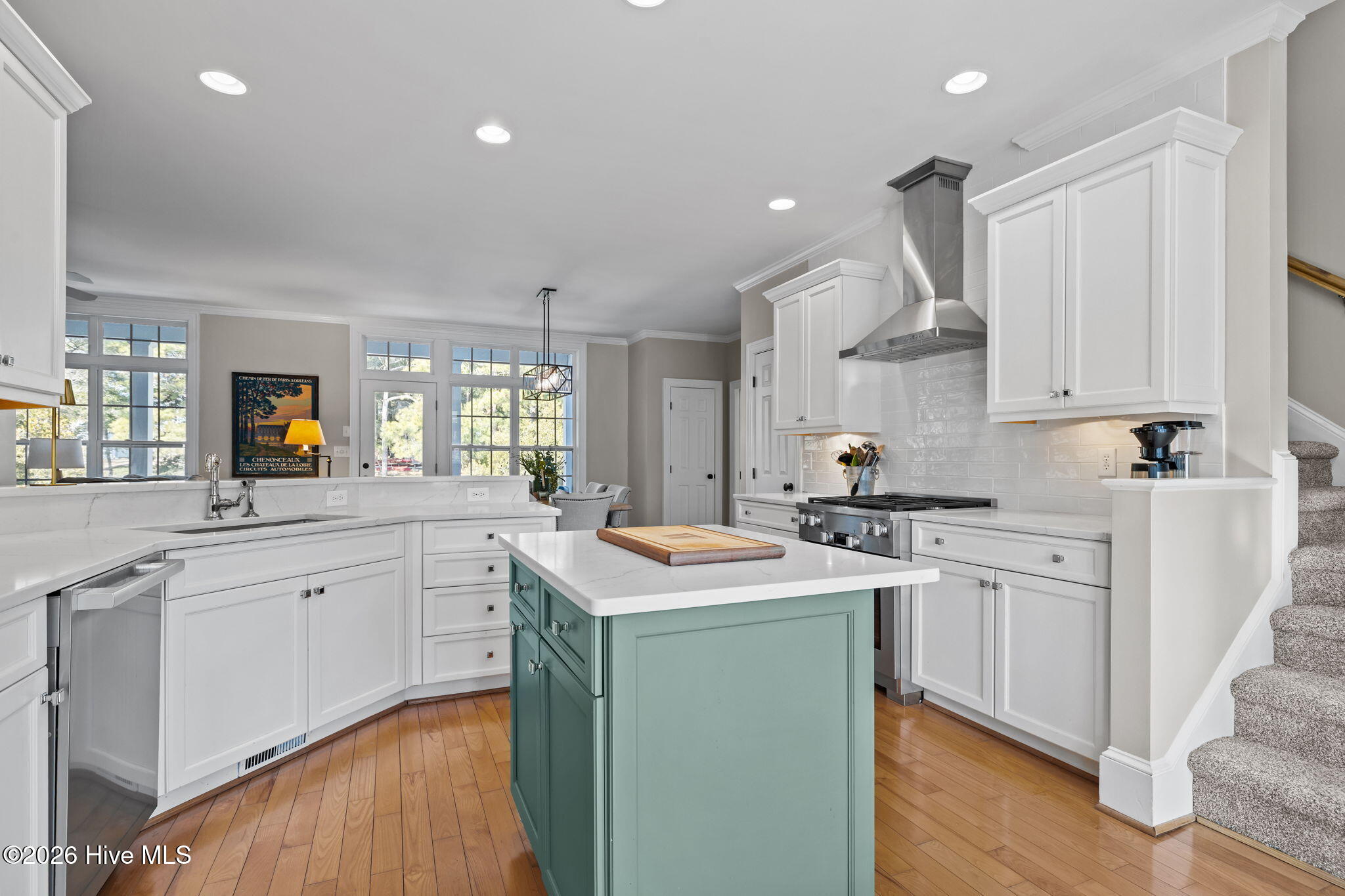 100554382 | Photo 12