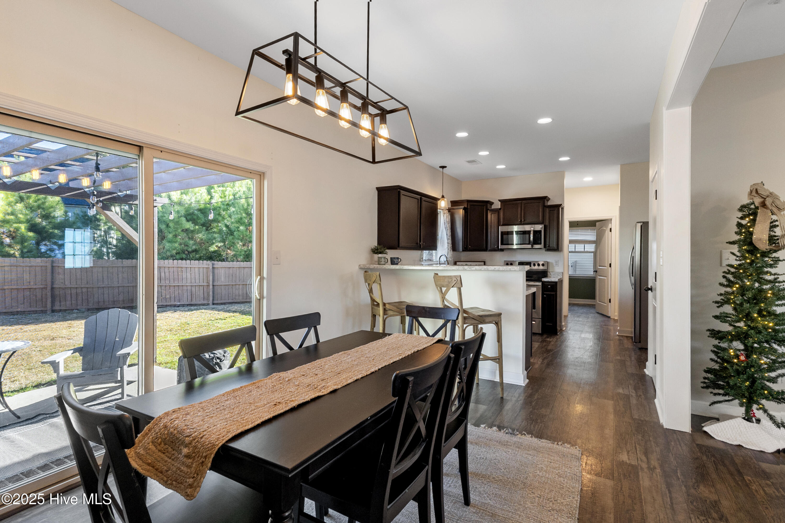 100543639 | Photo 13