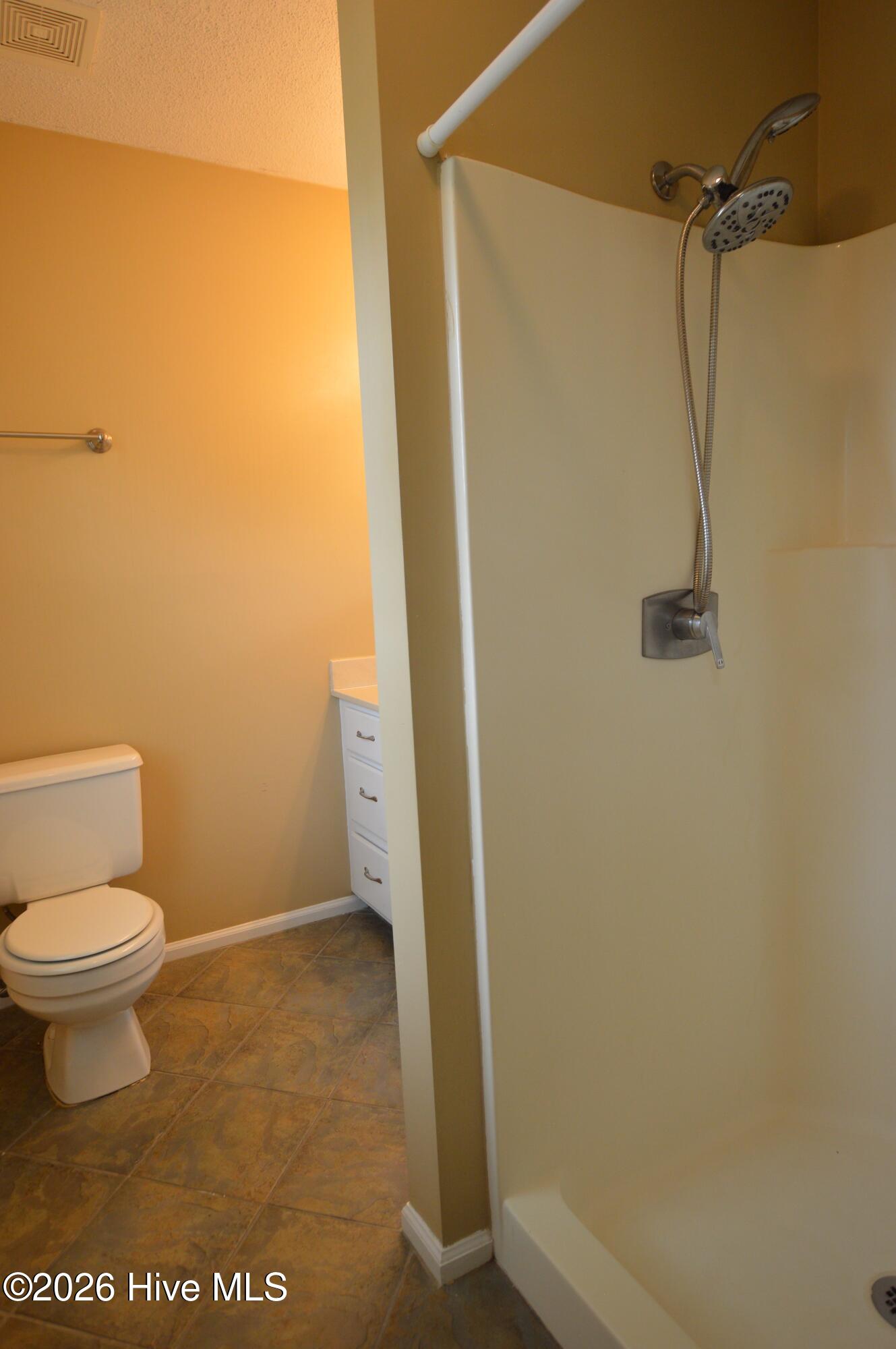 100547848 | Photo 15