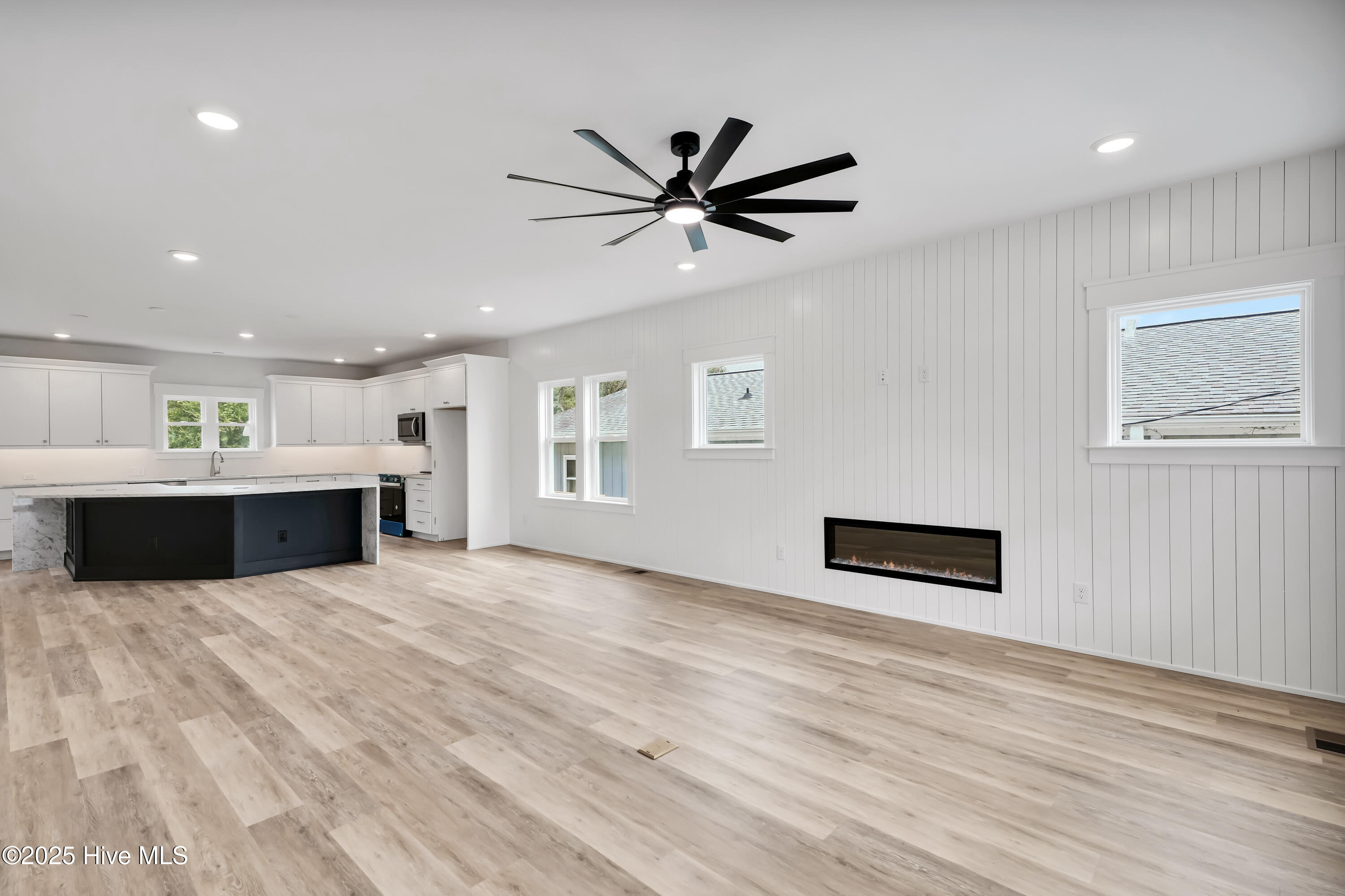 406 Birmingham Avenue, Carolina Beach, NC 28428 – photo 11: 406BirminghamAvenue-8