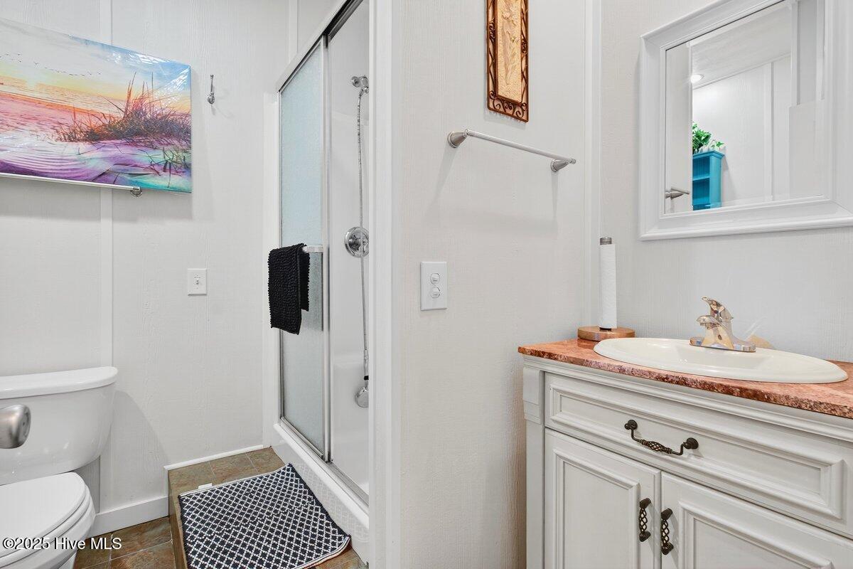 100538364 | Photo 51