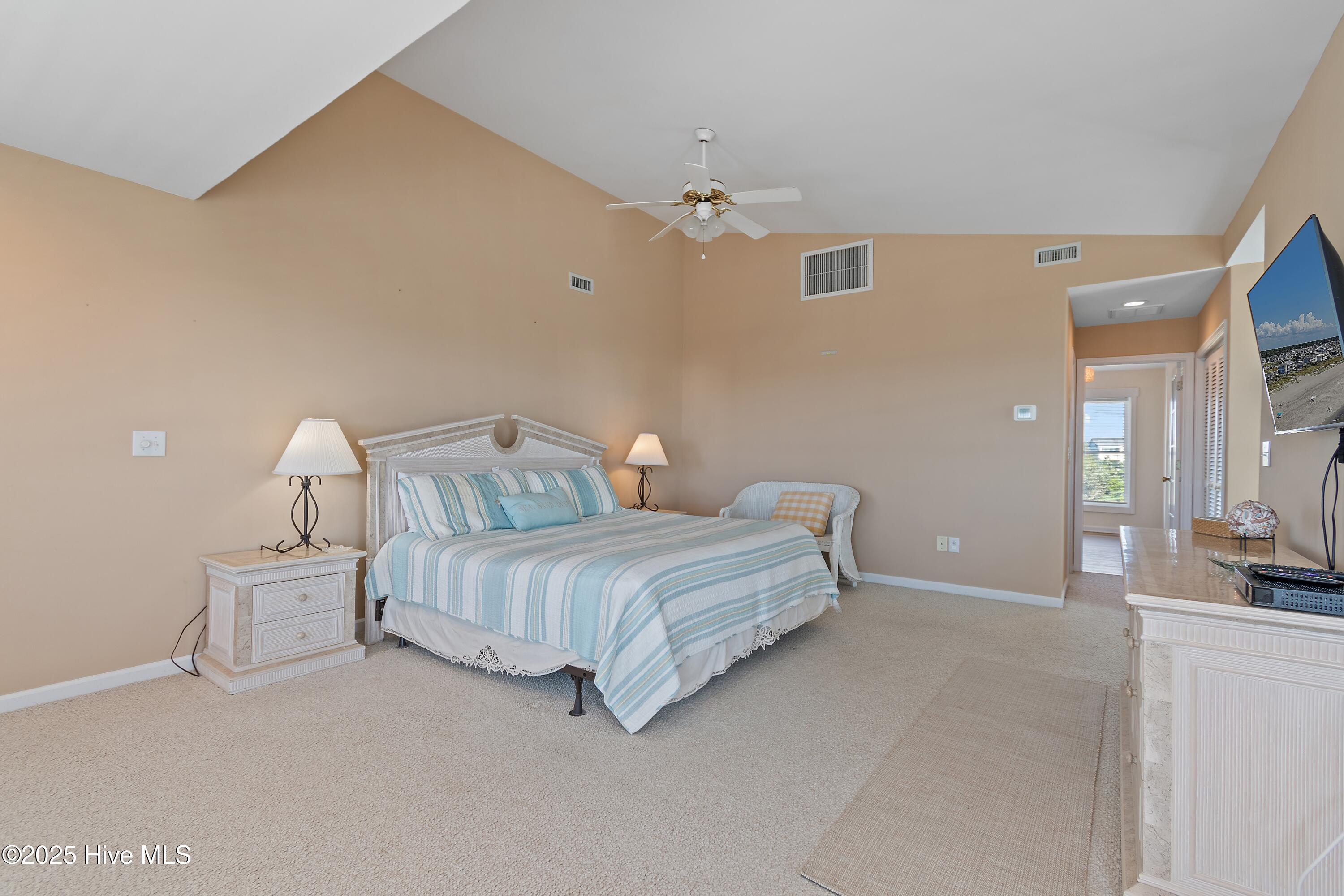 100536498 | Photo 43