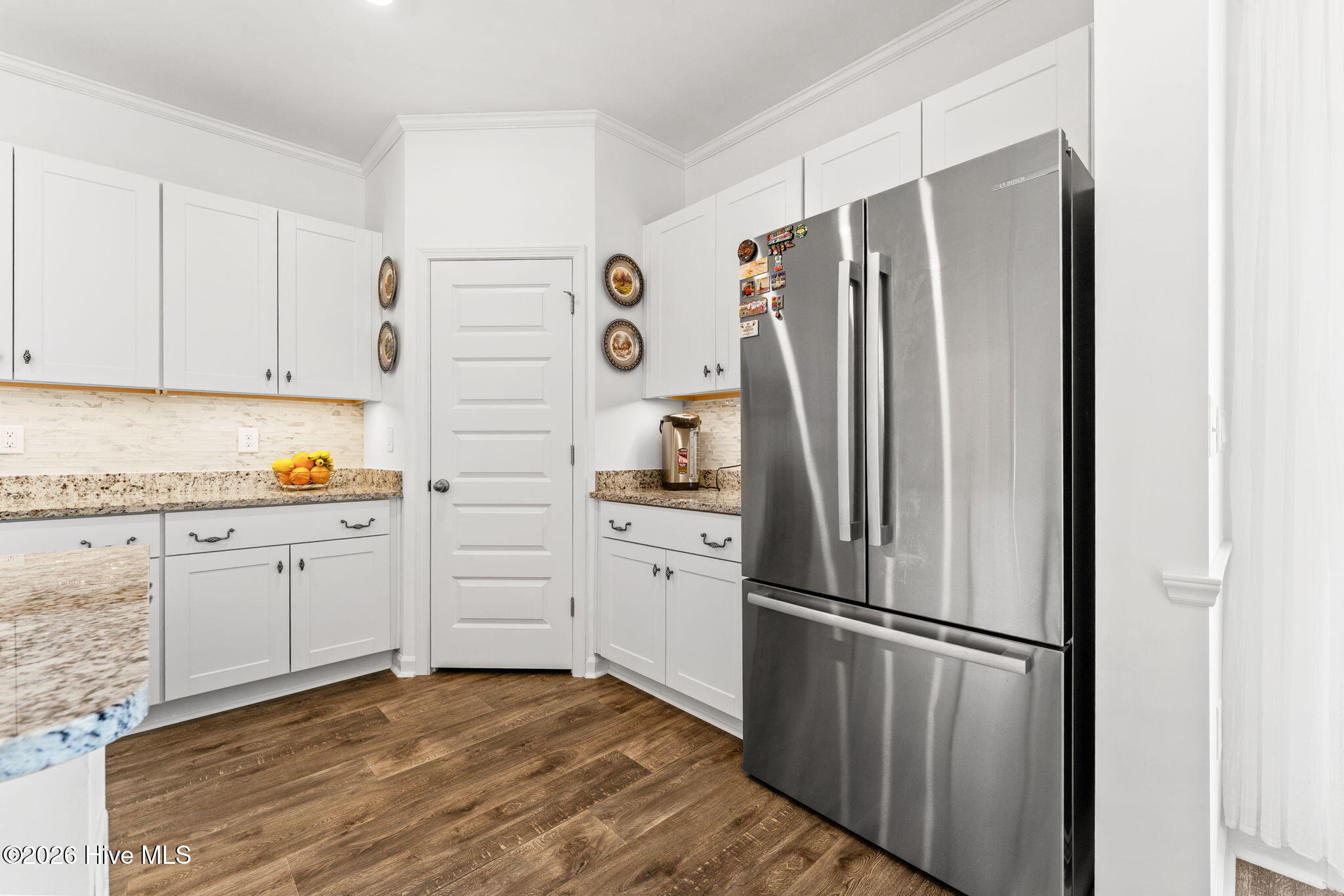 100566153 | Photo 11