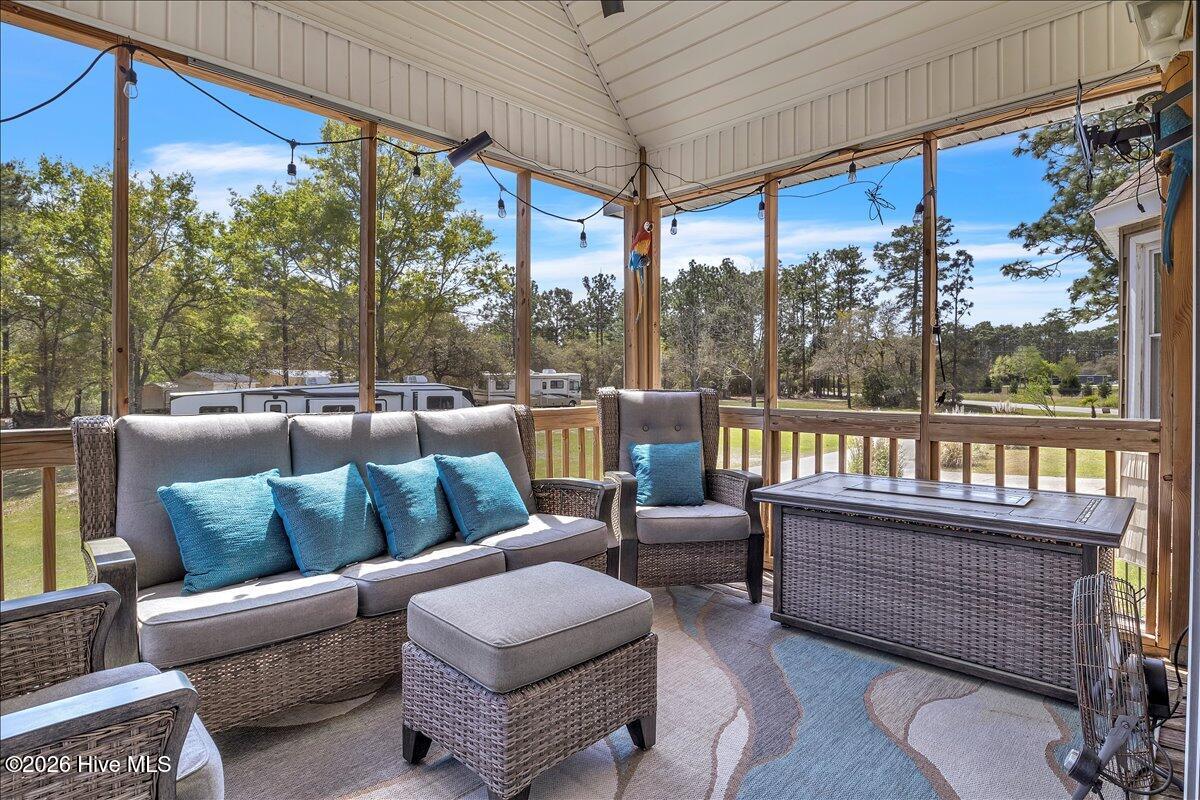 100566130 | Photo 37