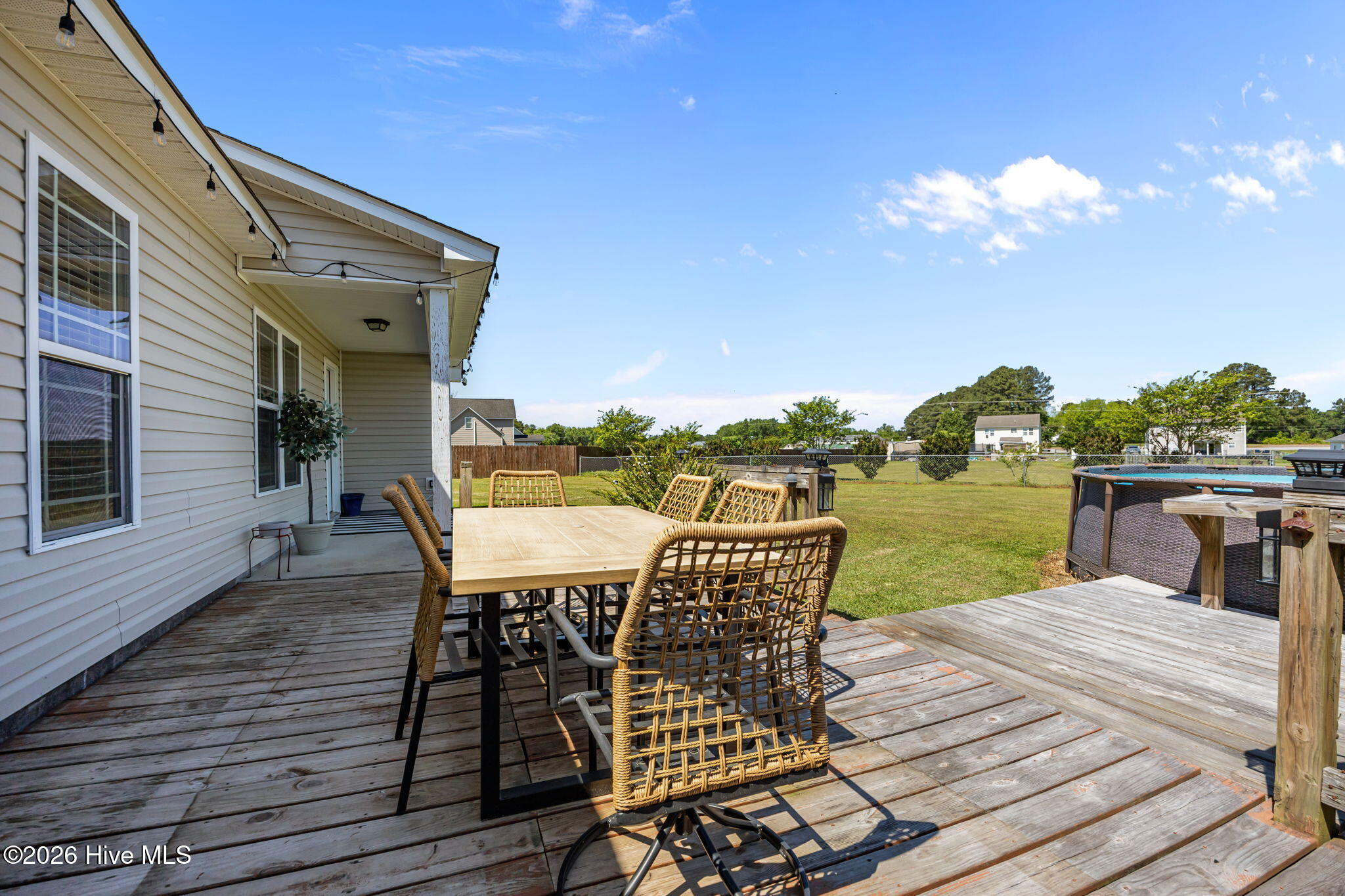 100567595 | Photo 41