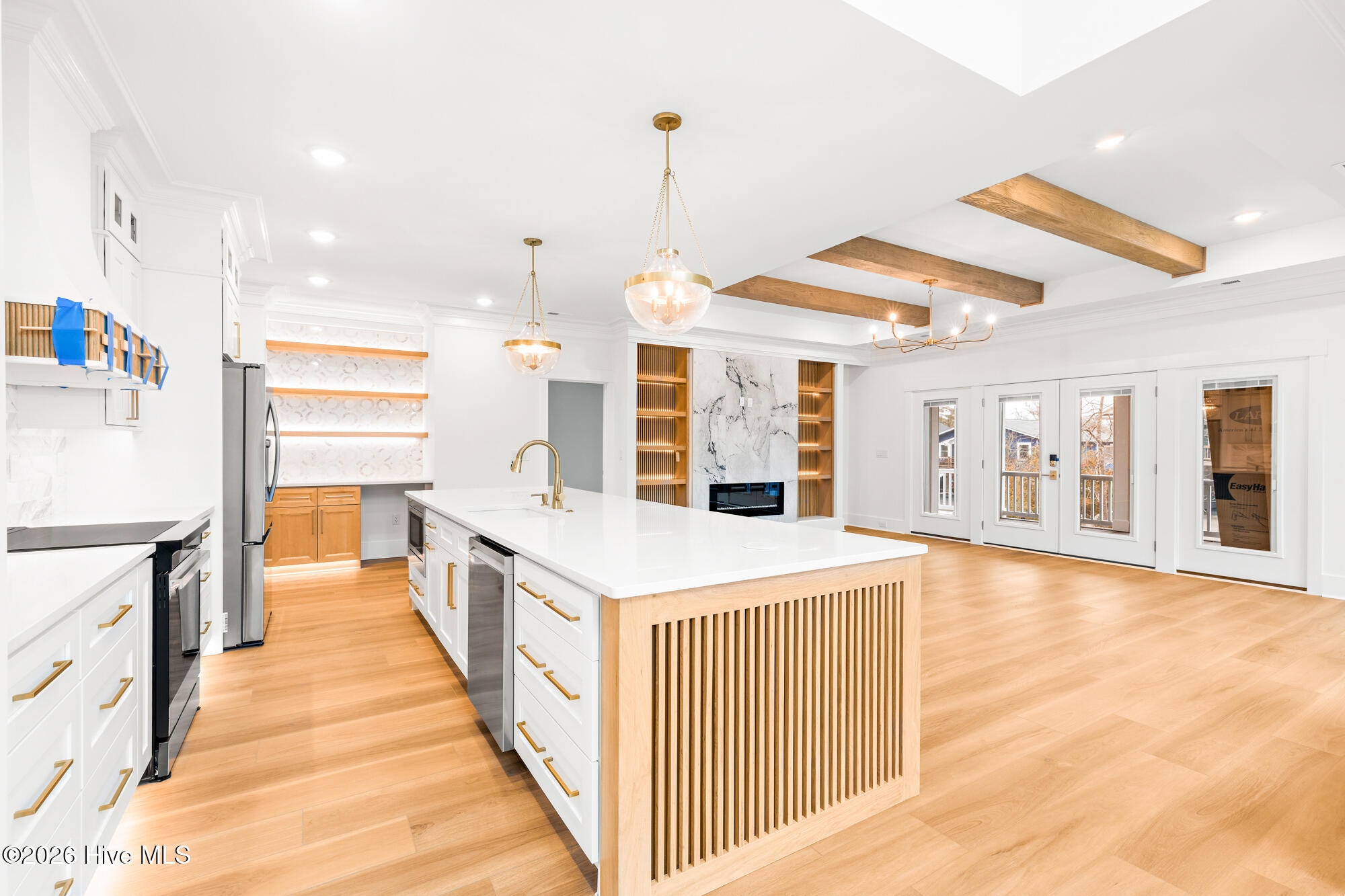 100516902 | Photo 18