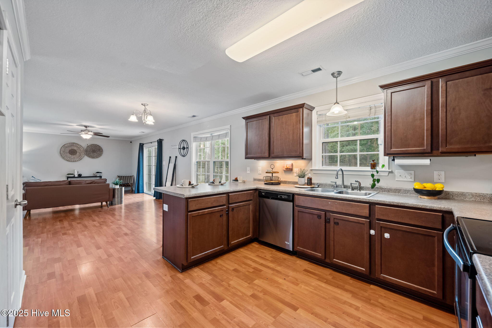 316 Sugarberry Court, Jacksonville, NC 28540 – photo 10: 26-web-or-mls-_RAD0194