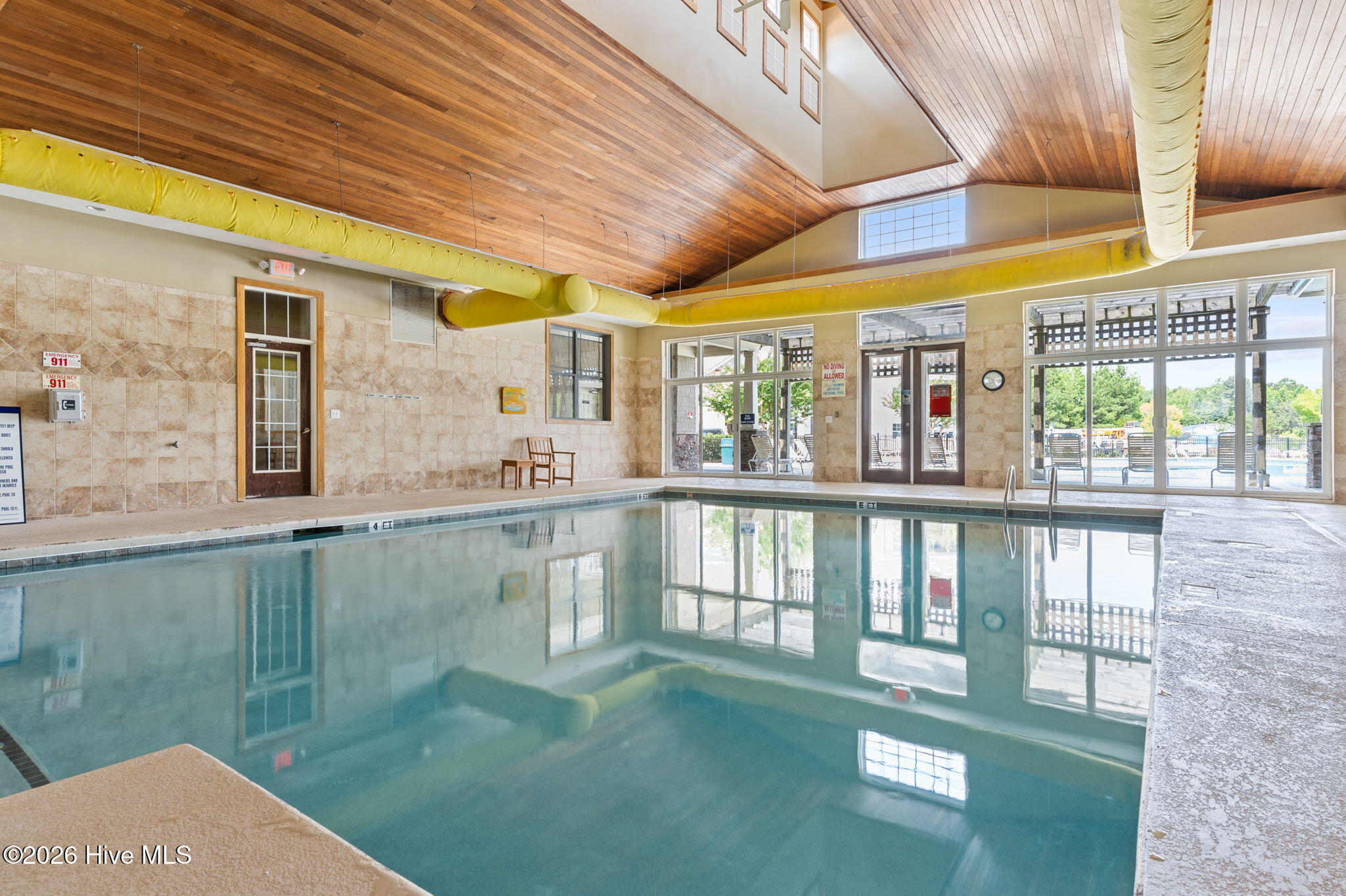 100564784 | Photo 55