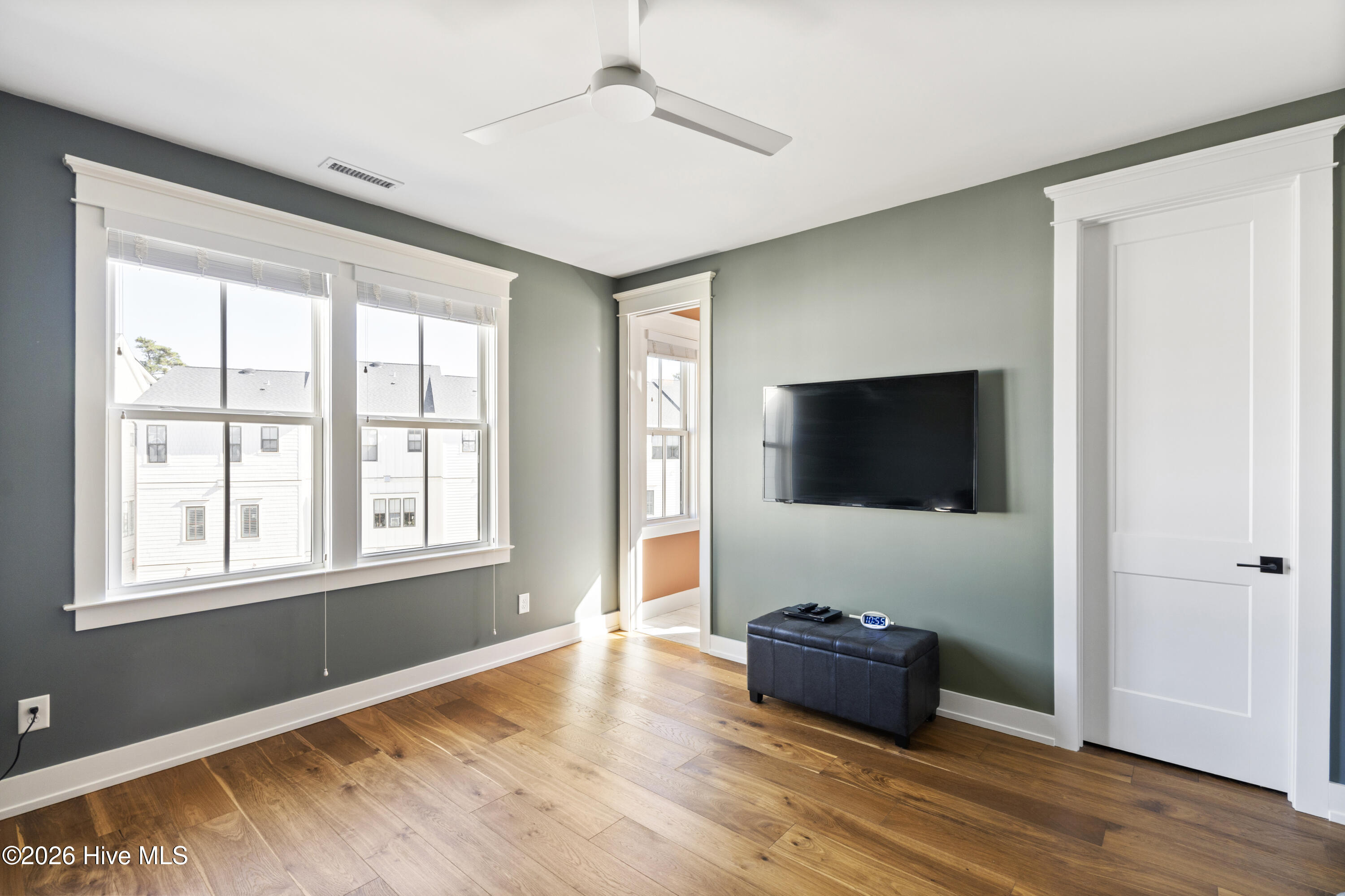 100554242 | Photo 29