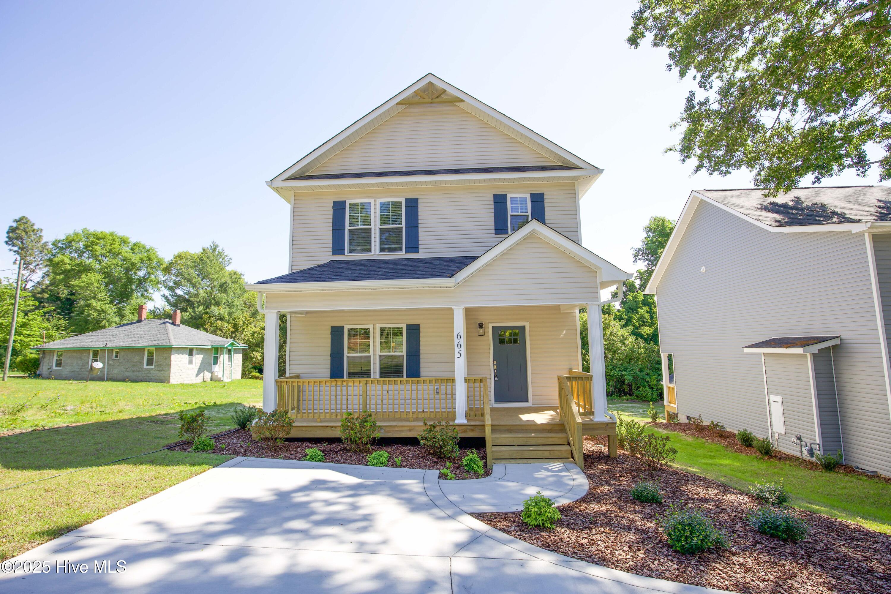 Property at 665 Iowa Avenue