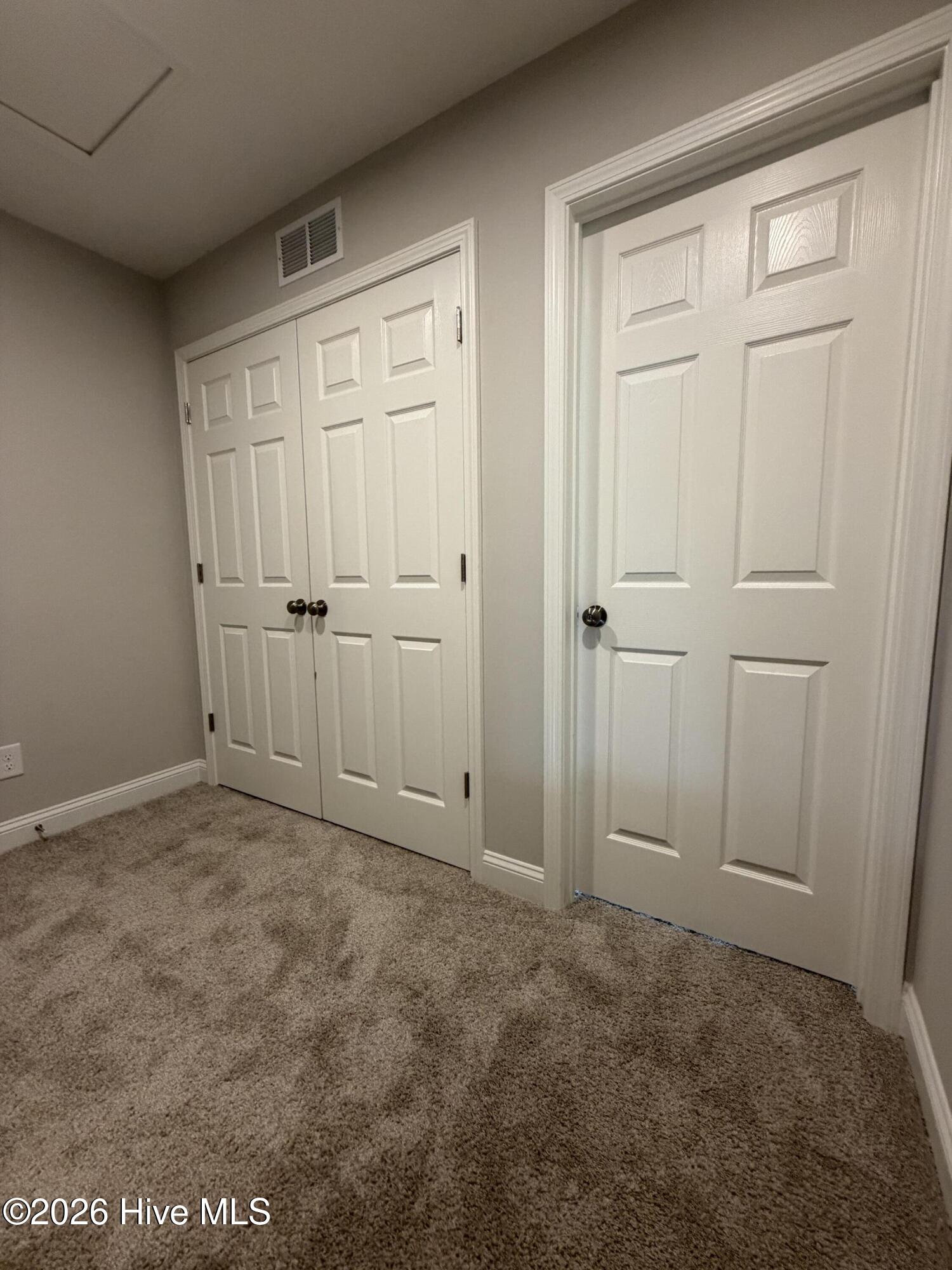 100558167 | Photo 15