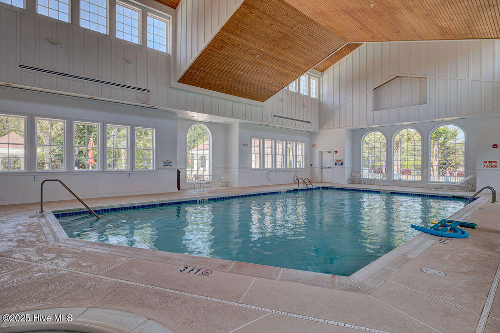 100530100 | Photo 43