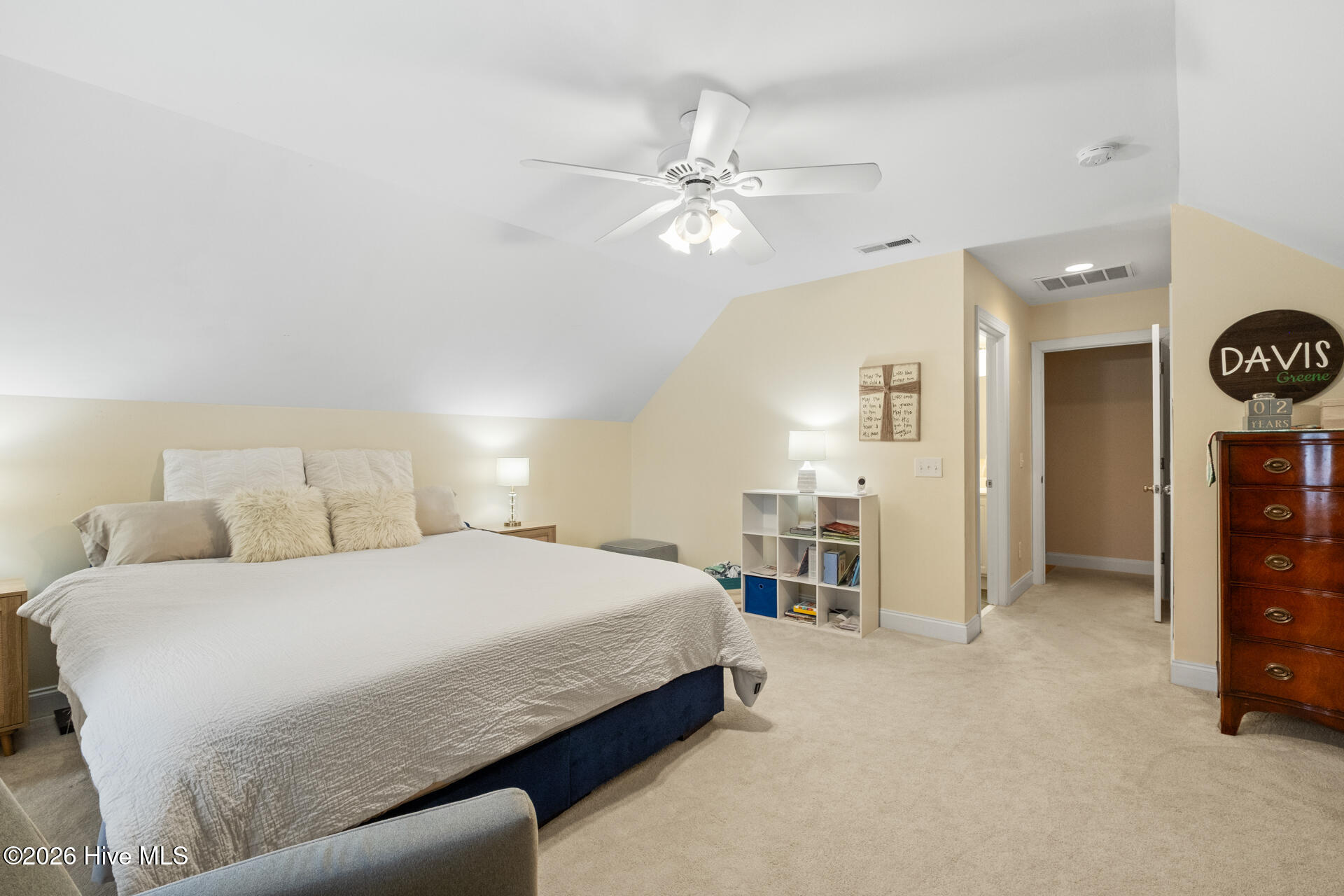 100554088 | Photo 38