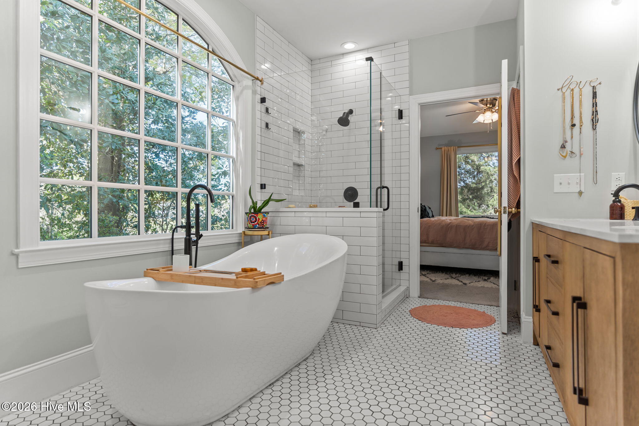 100556874 | Photo 37