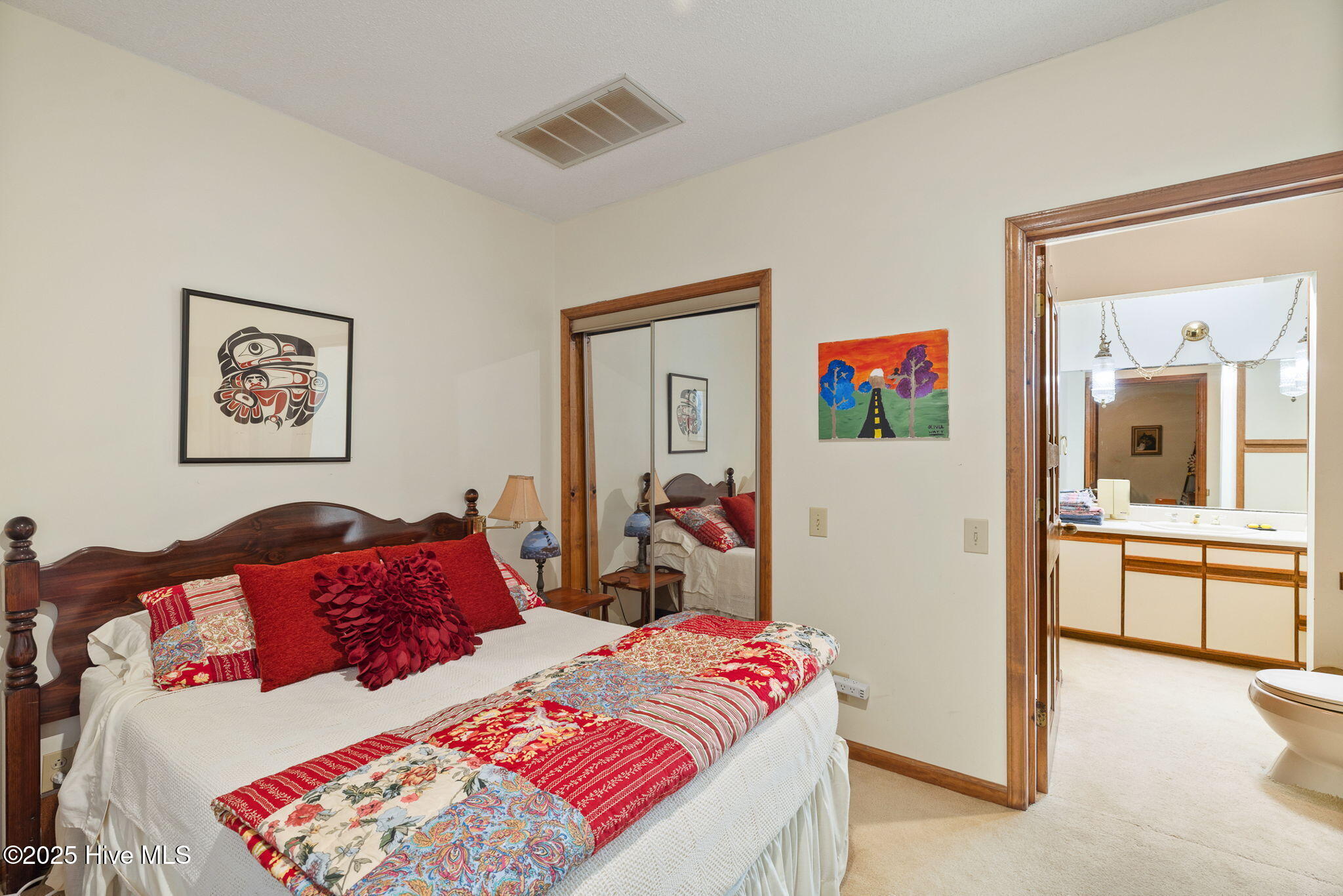 100531930 | Photo 48