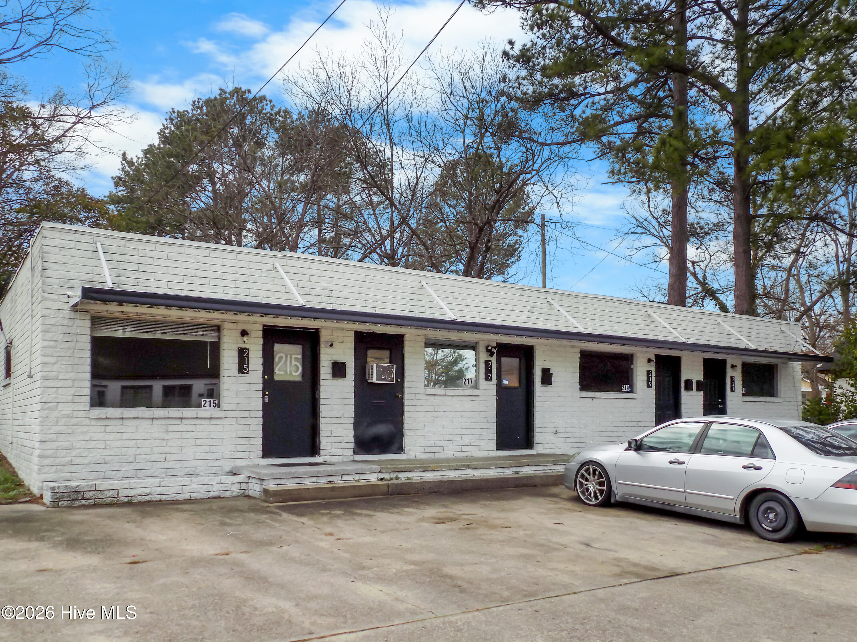 121 W Barnard Street, Glennville, GA, 30427