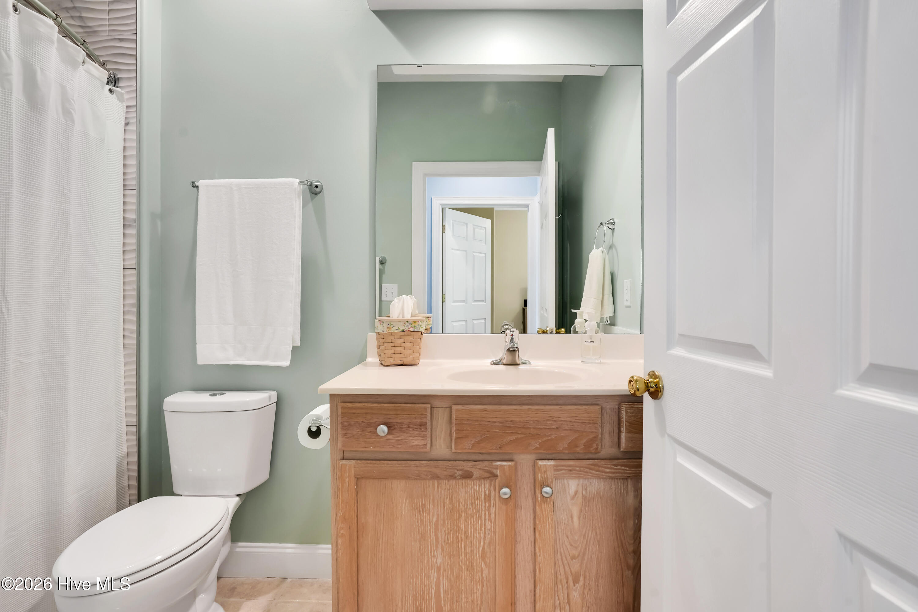 100561056 | Photo 23