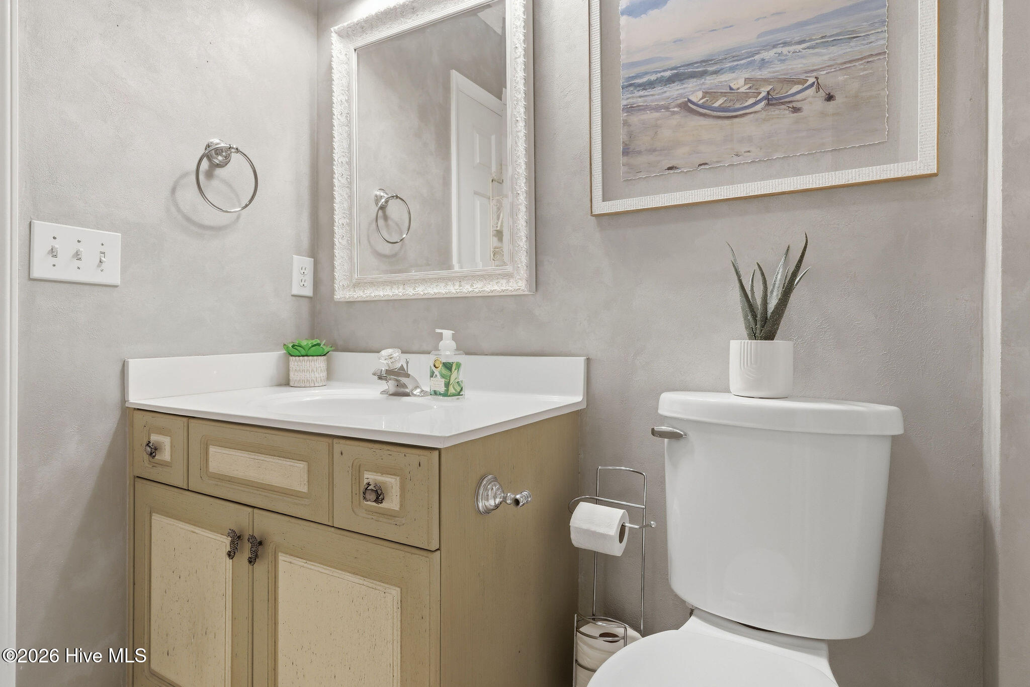 100567317 | Photo 50