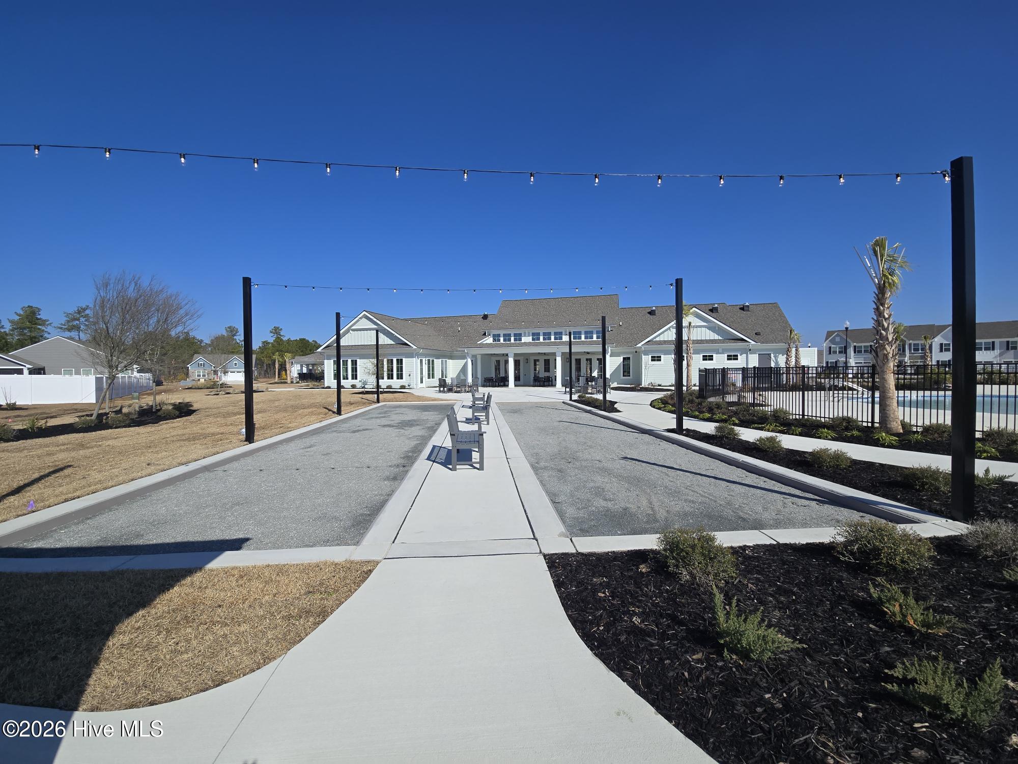 100542887 | Photo 32