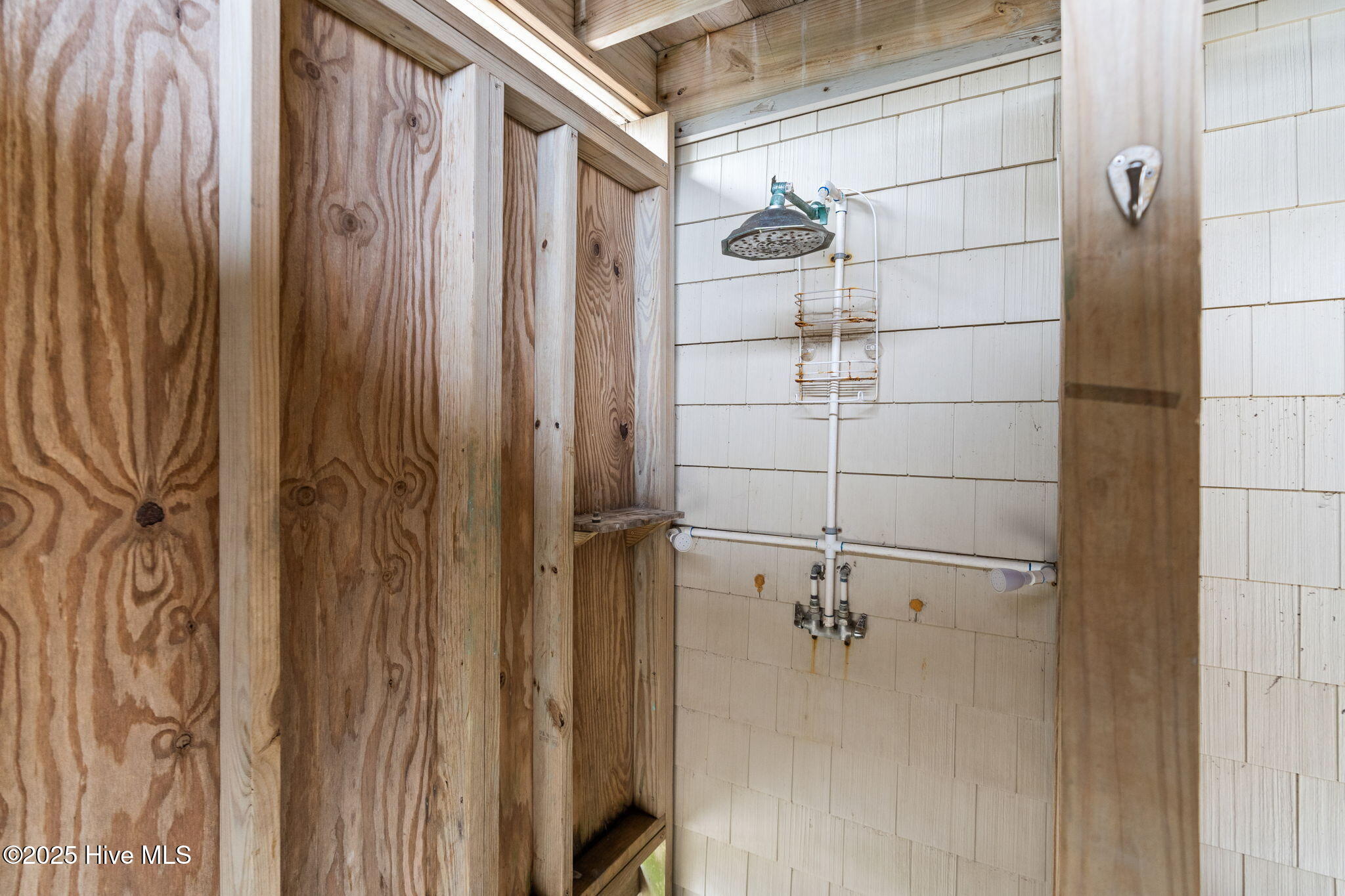 100544843 | Photo 40