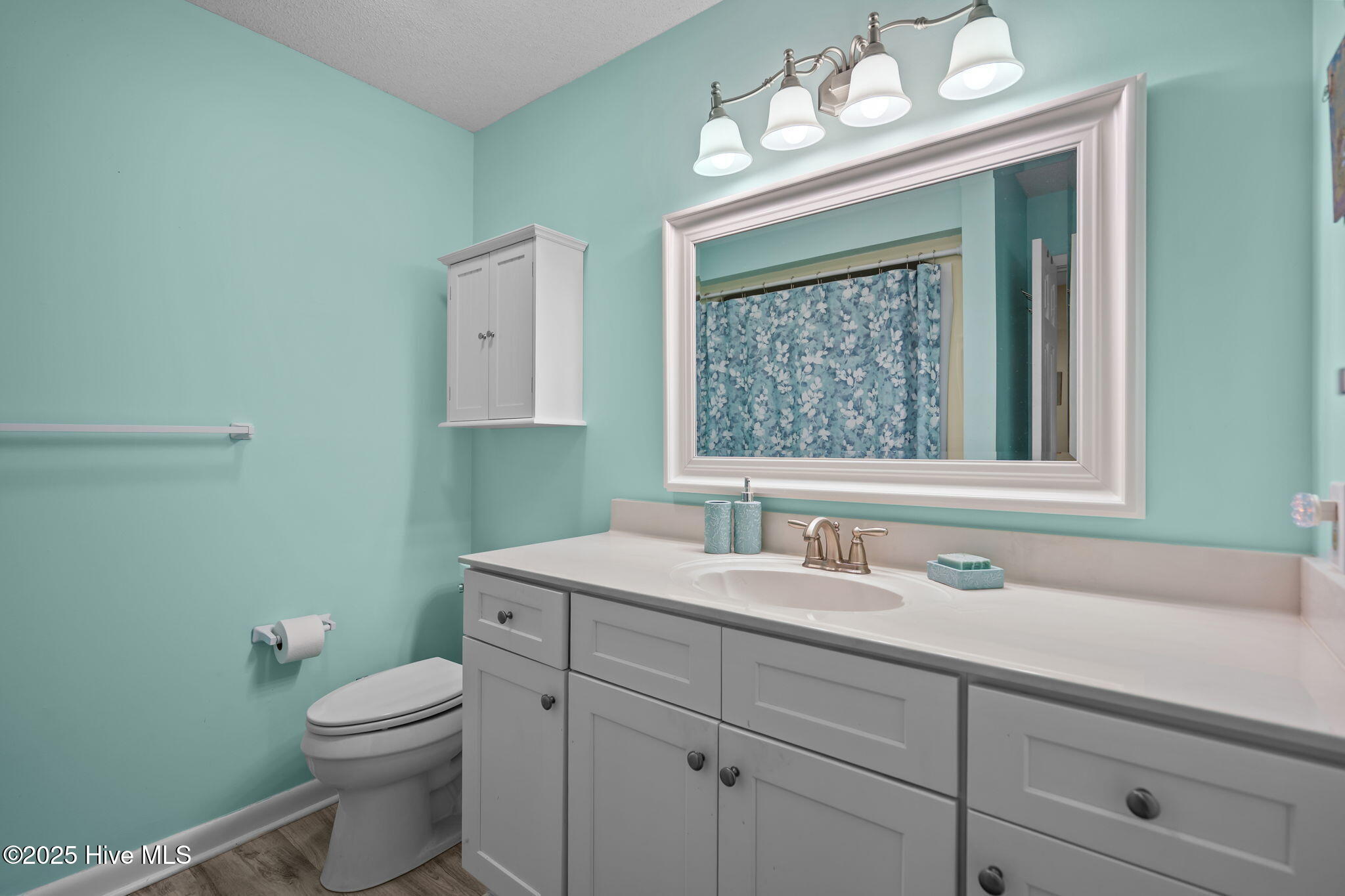 100541218 | Photo 34