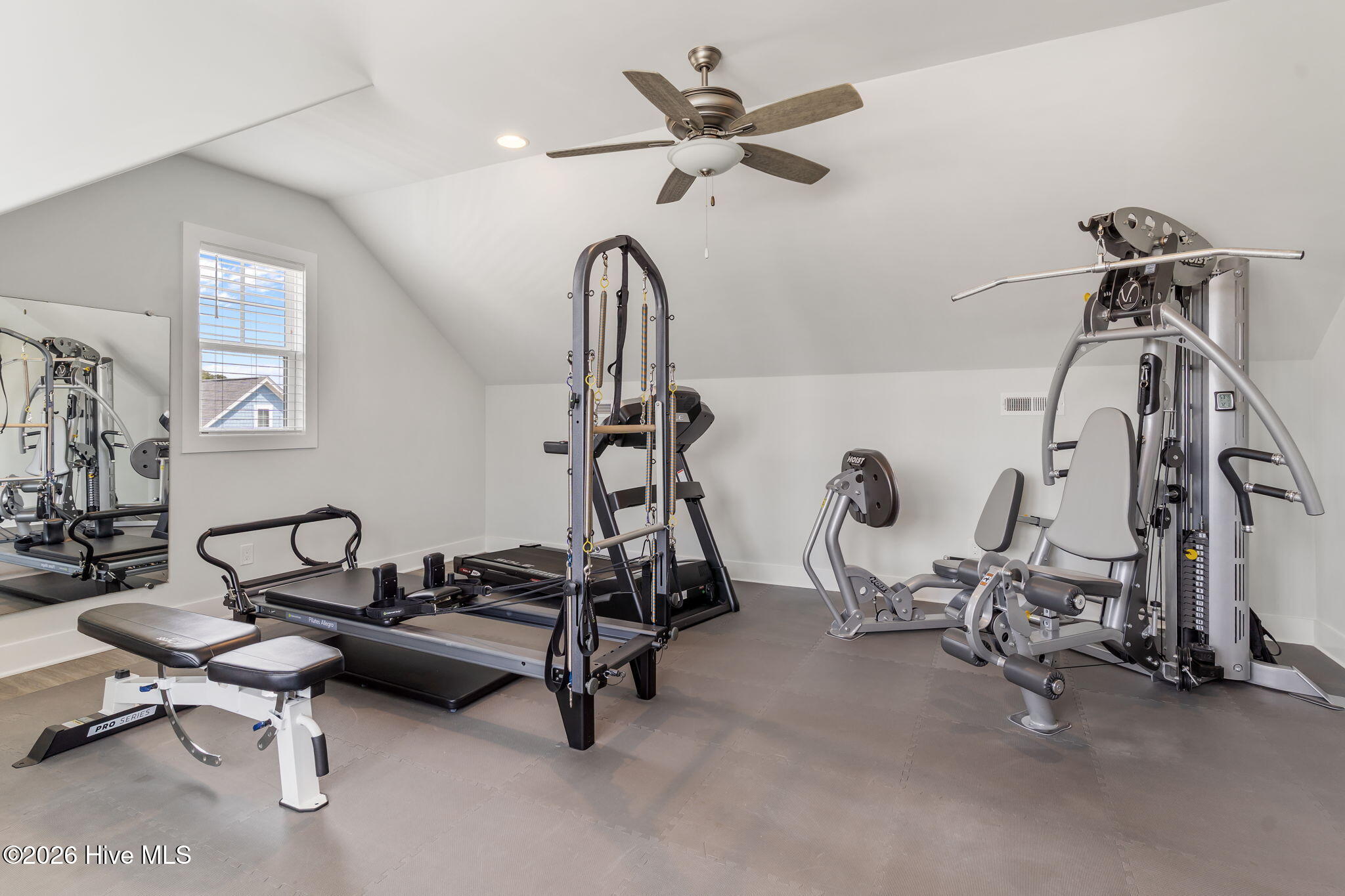 100568517 | Photo 34