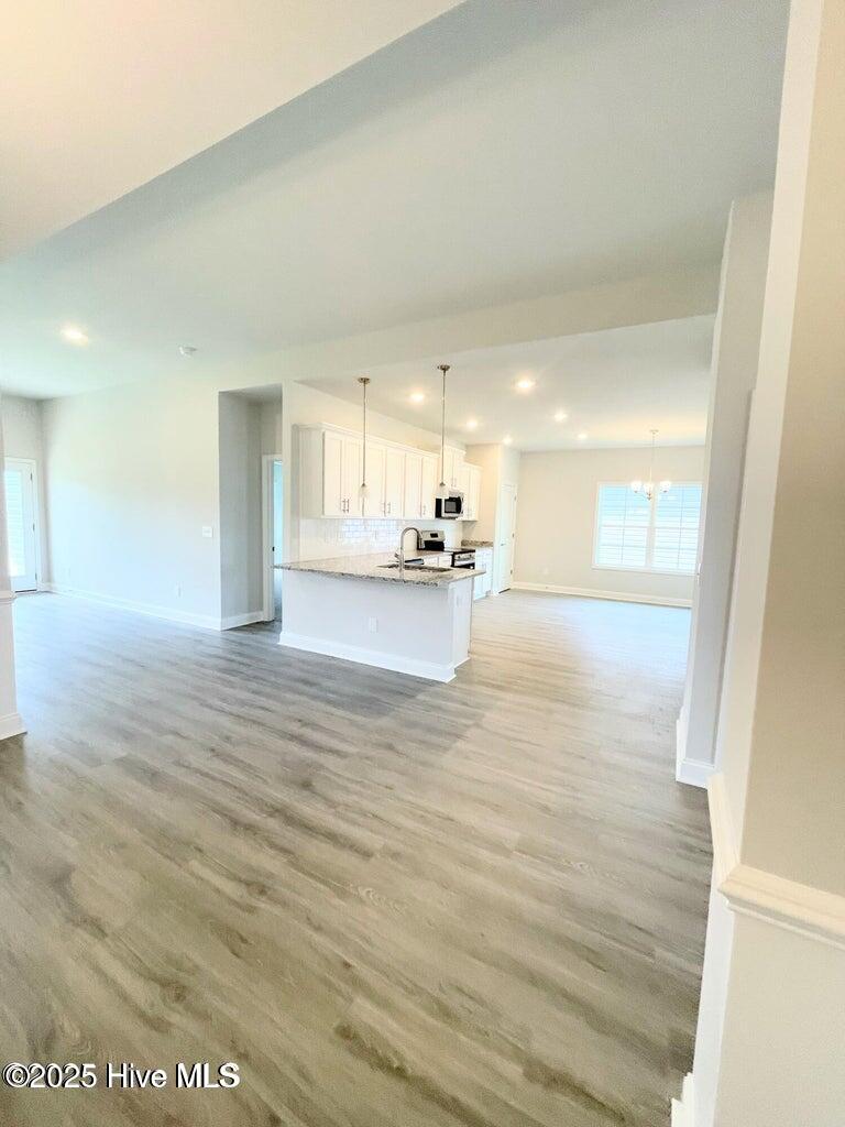 100527021 | Photo 37