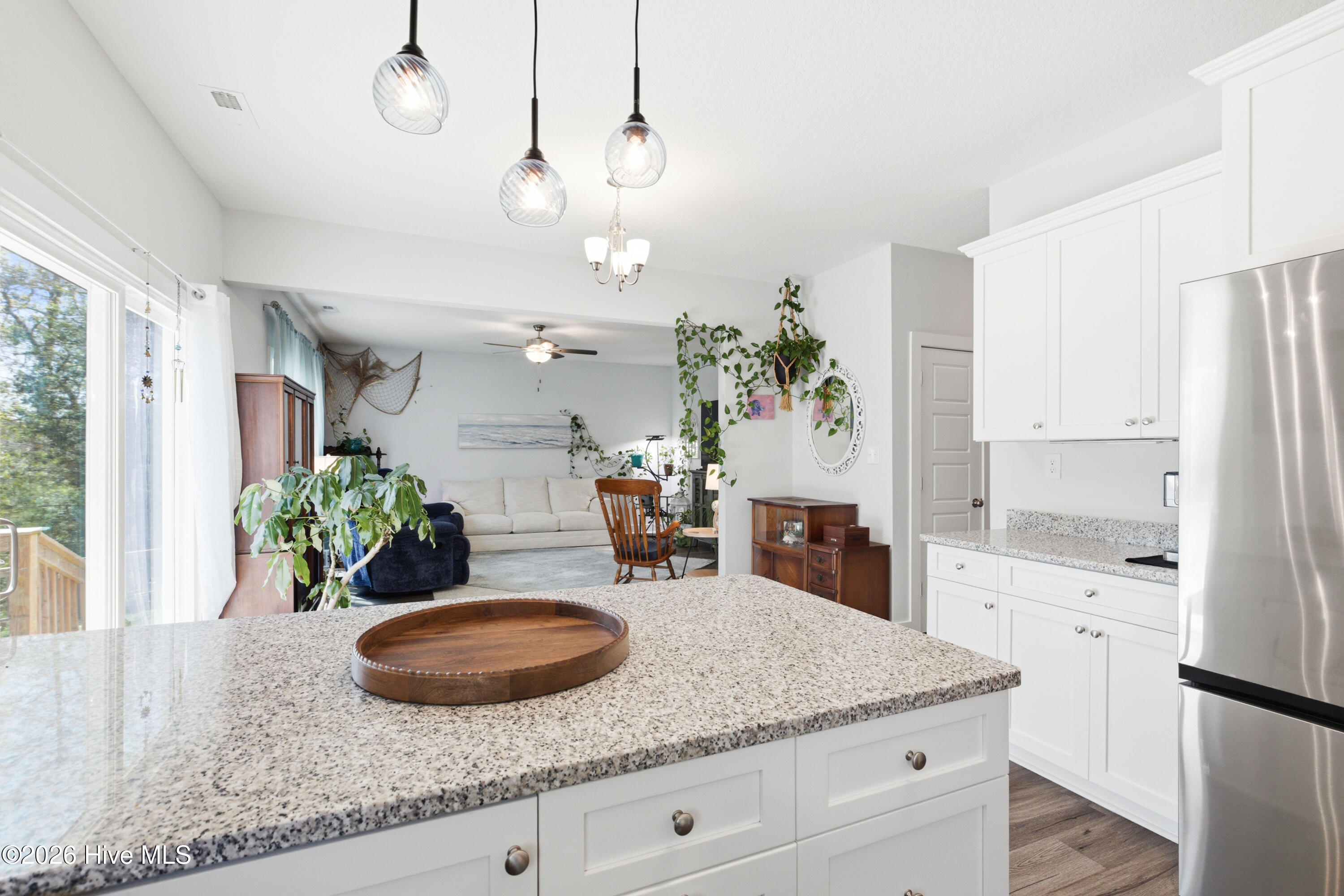 100563821 | Photo 21